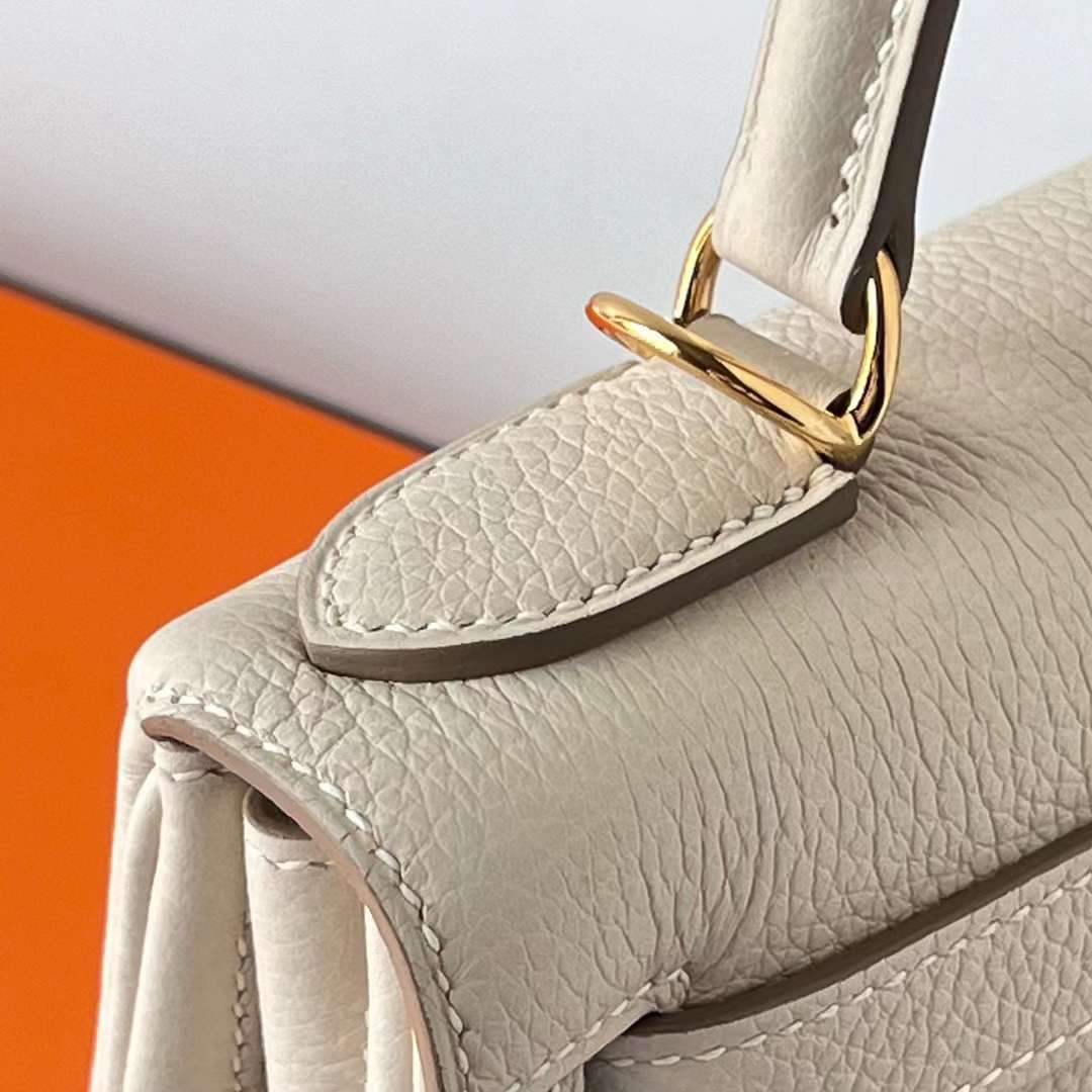 Hermès（爱马仕）Kelly 凯莉包 Togo皮 进口小牛皮 Ck10 奶昔白 金扣 28cm 全手工蜡线缝 Ghw