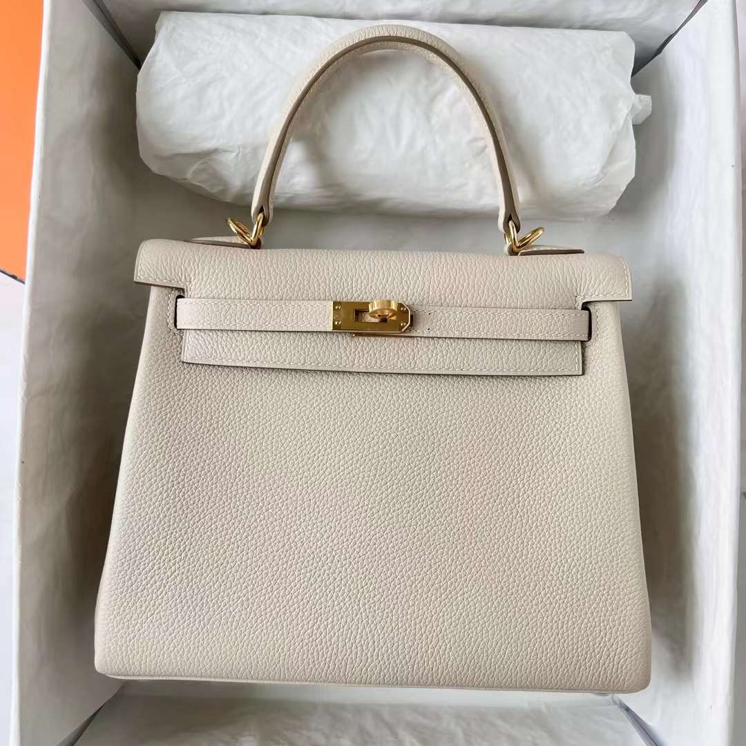 Hermès（爱马仕）Kelly 凯莉包 Togo皮 Ck10 奶昔白 金扣 25cm 全手工蜡线缝 Phw