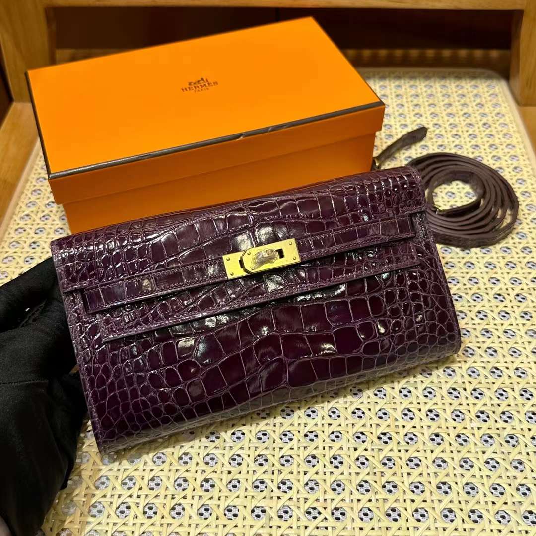Hermès（爱马仕）Kelly to go 亮面美洲鳄鱼皮 N5 加仑紫色 金扣 20cm 全手工蜡线缝 Ghw