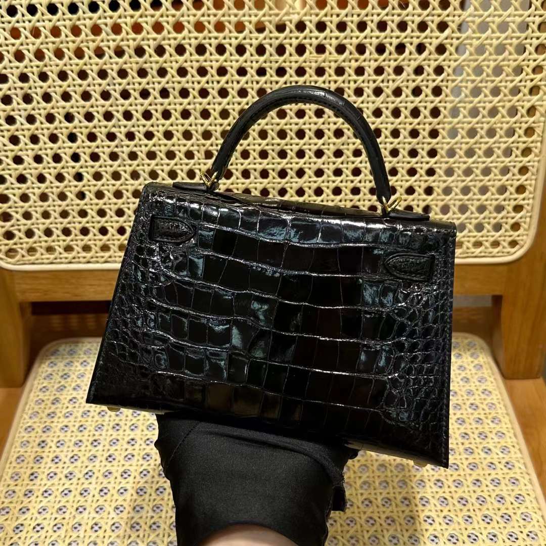 Hermès（爱马仕）Mini Kelly 迷你凯莉 亮面美洲鳄鱼皮 Shiny Alligator Crocodile Ck89 黑色 金扣 19cm 全手工蜡线缝 Ghw