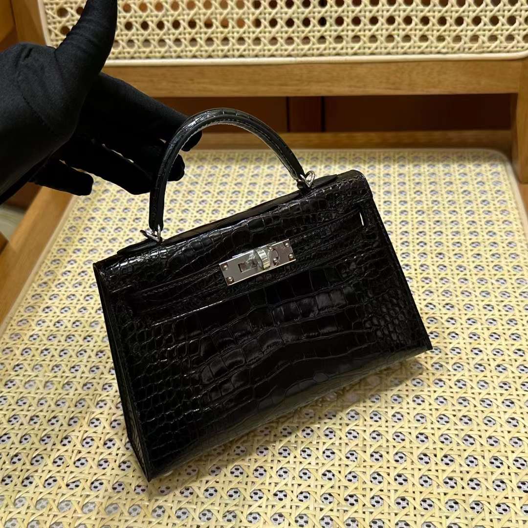 Hermès（爱马仕）Mini Kelly 迷你凯莉 亮面美洲鳄鱼皮 Shiny Alligator Crocodile Ck89 黑色 银扣 19cm 全手工蜡线缝 Phw