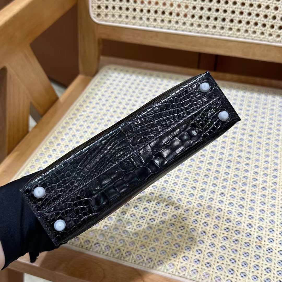 Hermès（爱马仕）Mini Kelly 迷你凯莉 亮面美洲鳄鱼皮 Shiny Alligator Crocodile Ck89 黑色 银扣 19cm 全手工蜡线缝 Phw