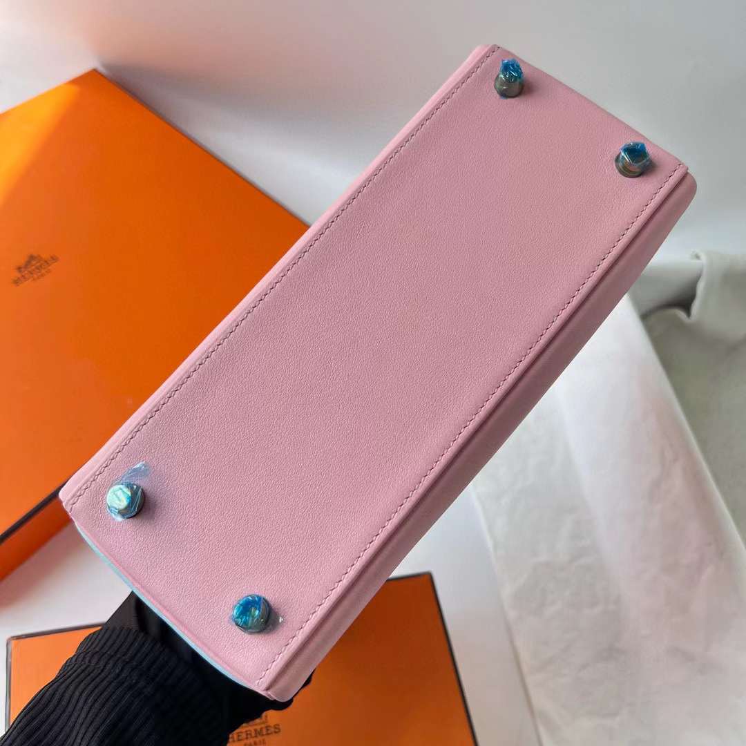 Hermès（爱马仕） Kelly 凯莉包 Swift 3Q 新粉色 & 0T 雾蓝色 磨砂金扣 25cm 全手工蜡线缝 Bghw
