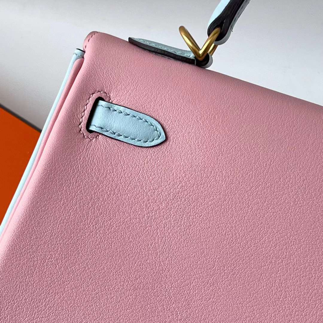 Hermès（爱马仕） Kelly 凯莉包 Swift 3Q 新粉色 & 0T 雾蓝色 磨砂金扣 25cm 全手工蜡线缝 Bghw