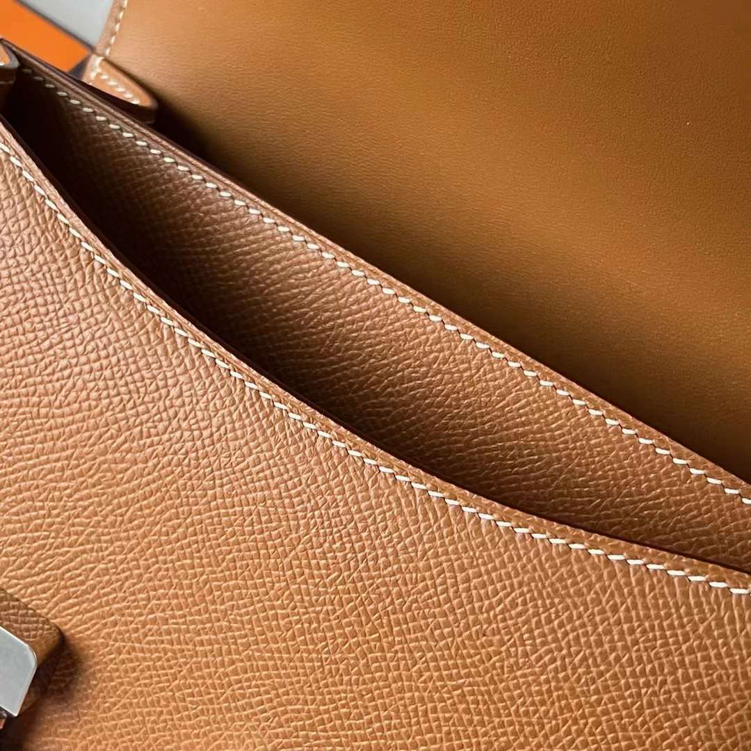 Hermès（爱马仕）Constance 空姐包 1-19cm 镜子款 Epsom Ck37 金棕色 银扣 19cm 全手工蜡线缝 Phw