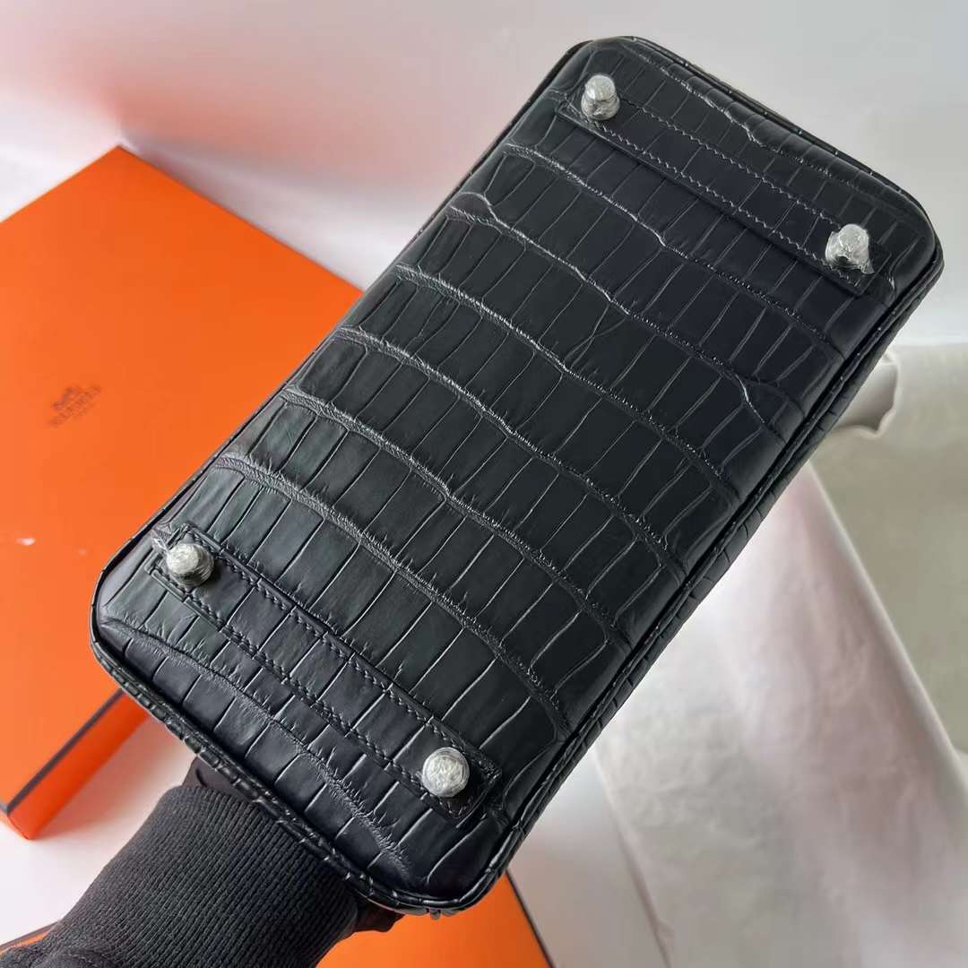 Hermès（爱马仕）Birkin 铂金包 雾面倒v澳洲湾鳄 Matte Porosus Crocodile Ck89 黑色 银扣 25cm 全手工蜡线缝 Phw