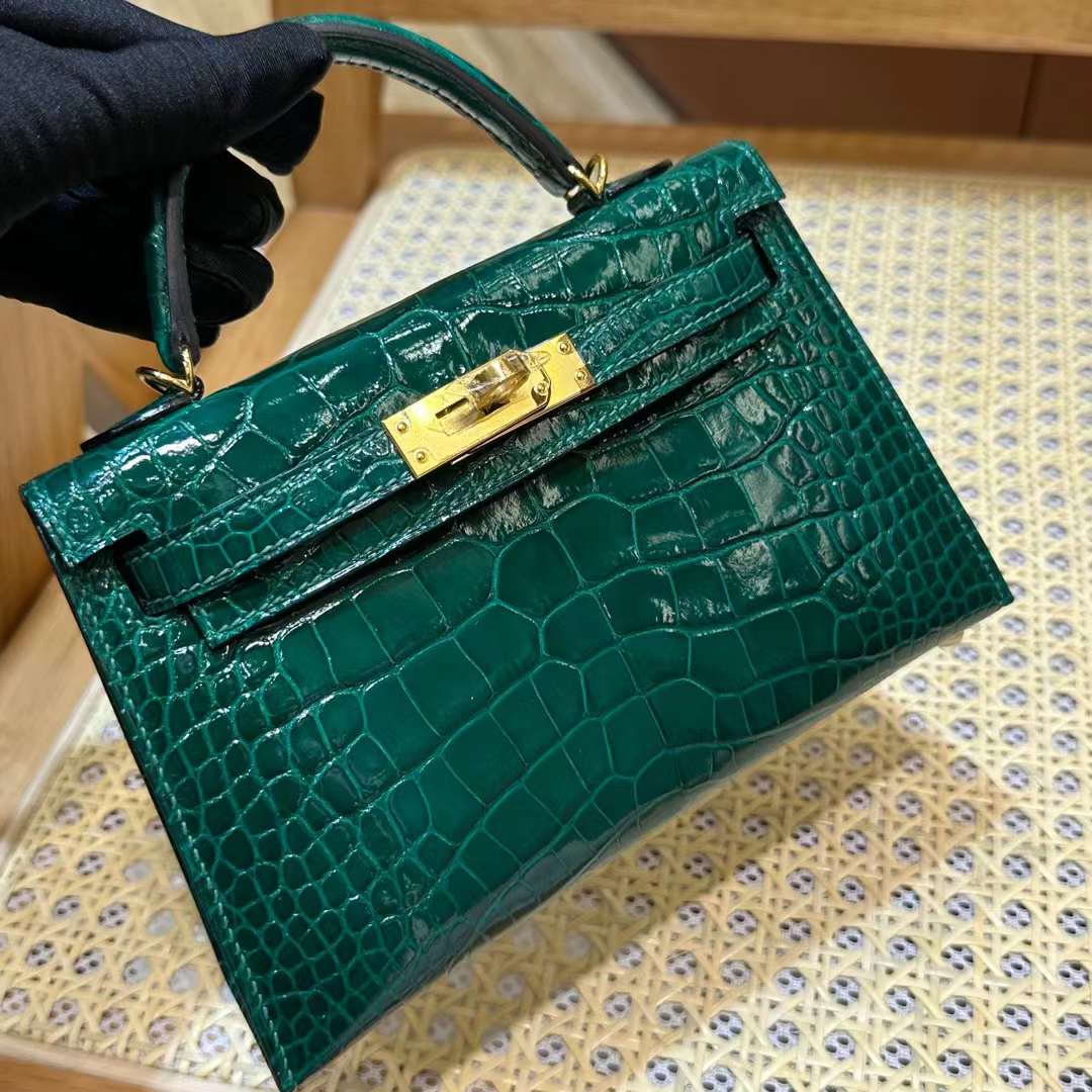 Hermès（爱马仕）Mini Kelly 迷你凯莉 亮面美洲鳄鱼皮 Shiny Alligator Crocodile 6Q 翡翠绿 金扣 19cm 全手工蜡线缝 Ghw