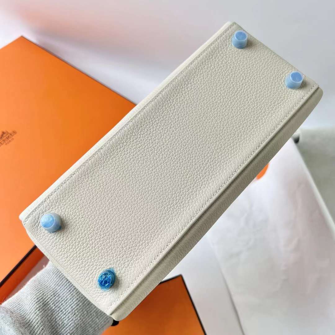 Hermès（爱马仕）Kelly 凯莉包 Togo皮 Ck10 奶昔白 银扣 25cm 全手工蜡线缝 Phw
