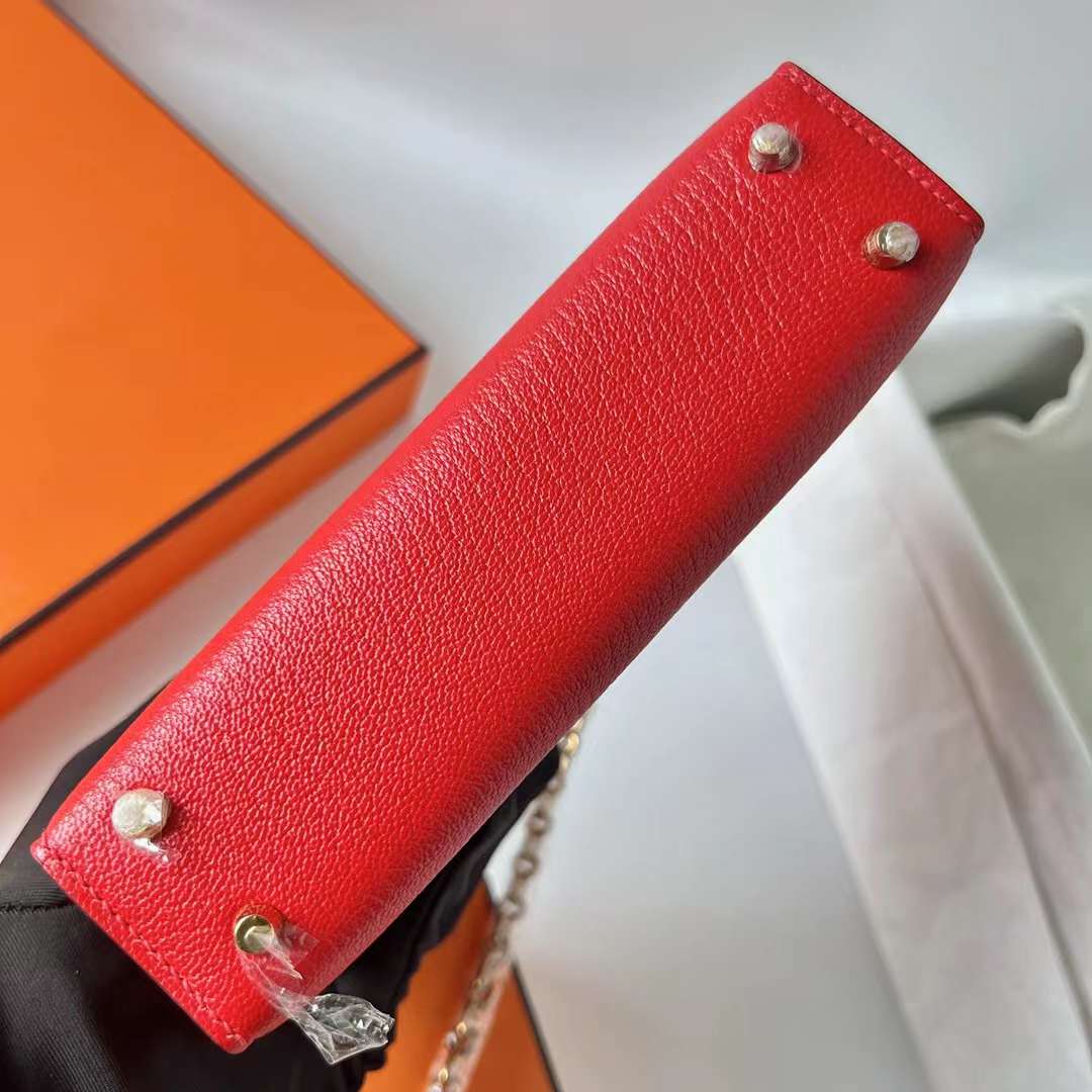 Hermès（爱马仕）Verrou 机枪包 Chevre 进口山羊皮 S3 心红色 金扣 17.5cm 全手工蜡线缝制 Ghw