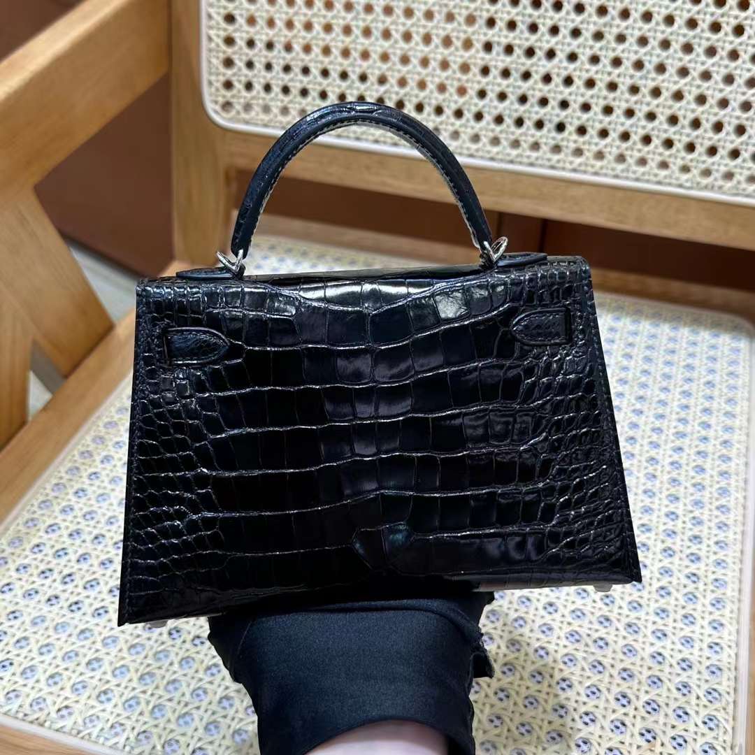 Hermès（爱马仕）Mini Kelly 迷你凯莉 亮面美洲鳄鱼皮 Shiny Alligator Crocodile Ck89 黑色 银扣 19cm 全手工蜡线缝 Phw