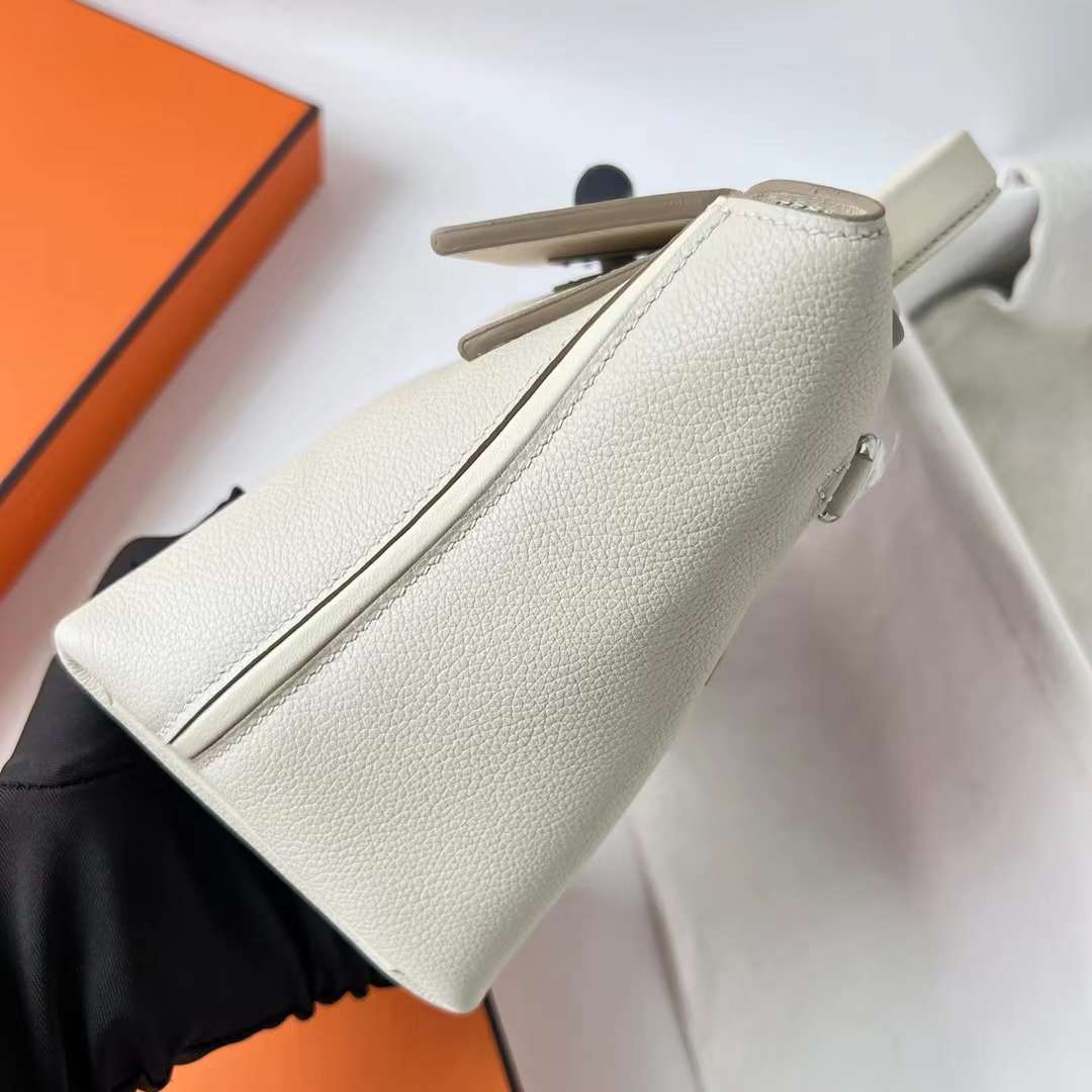 Hermès（爱马仕）Mini Kelly 2424 Evercolor 拼 Swift 8L 冰川白 银扣 21cm 全手工蜡线缝 Phw