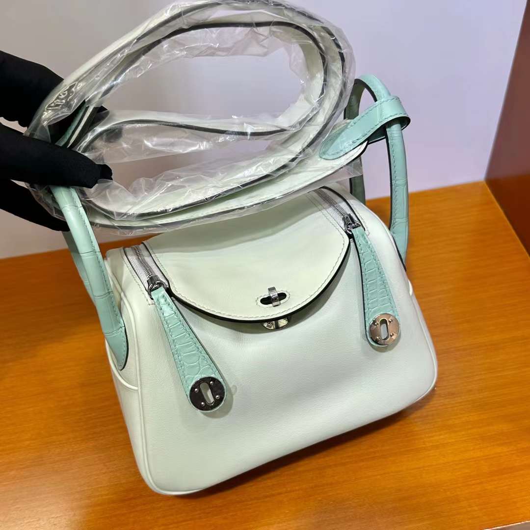 Hermès（爱马仕）Mini Lindy 迷你琳迪包 Touch Swift 拼 雾面美洲鳄鱼皮 0S气泡绿 新薄荷绿 银扣 19cm 全手工蜡线缝 Phw
