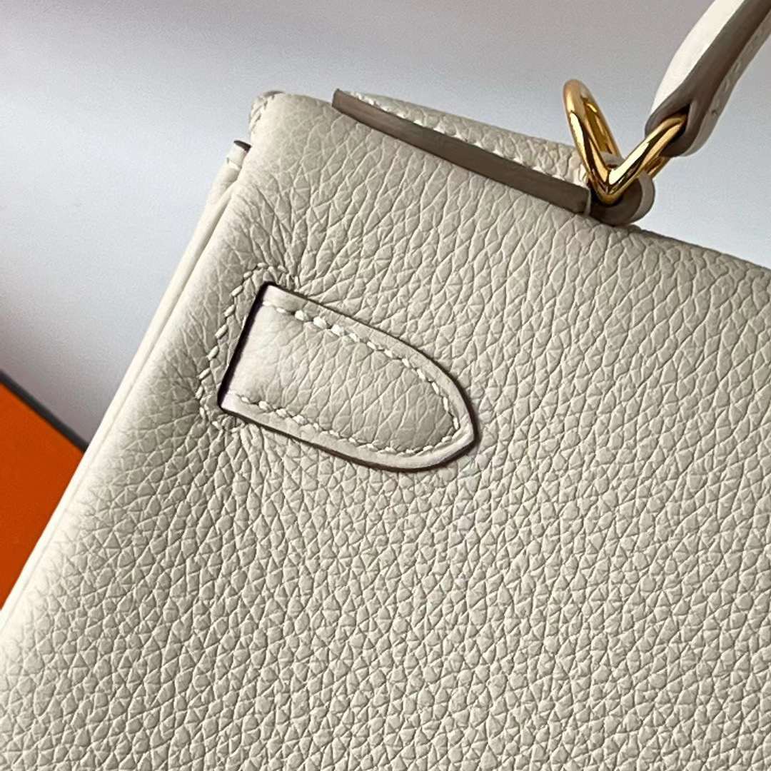 Hermès（爱马仕）Kelly 凯莉包 Togo皮 进口小牛皮 Ck10 奶昔白 金扣 28cm 全手工蜡线缝 Ghw