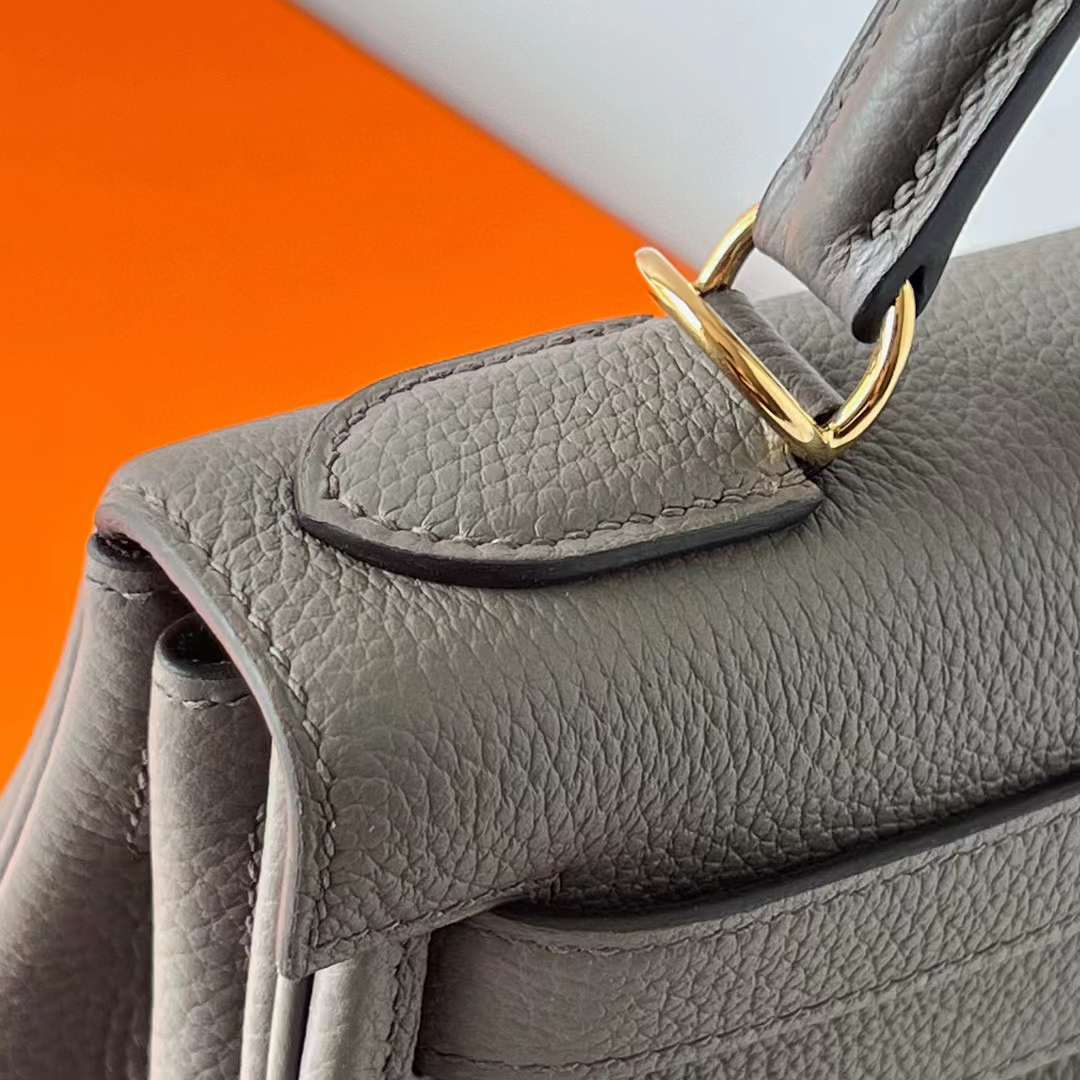 Hermès（爱马仕）Kelly 凯莉包 Togo皮 进口小牛皮 8F 锡器灰 金扣 28cm 全手工蜡线缝 Ghw