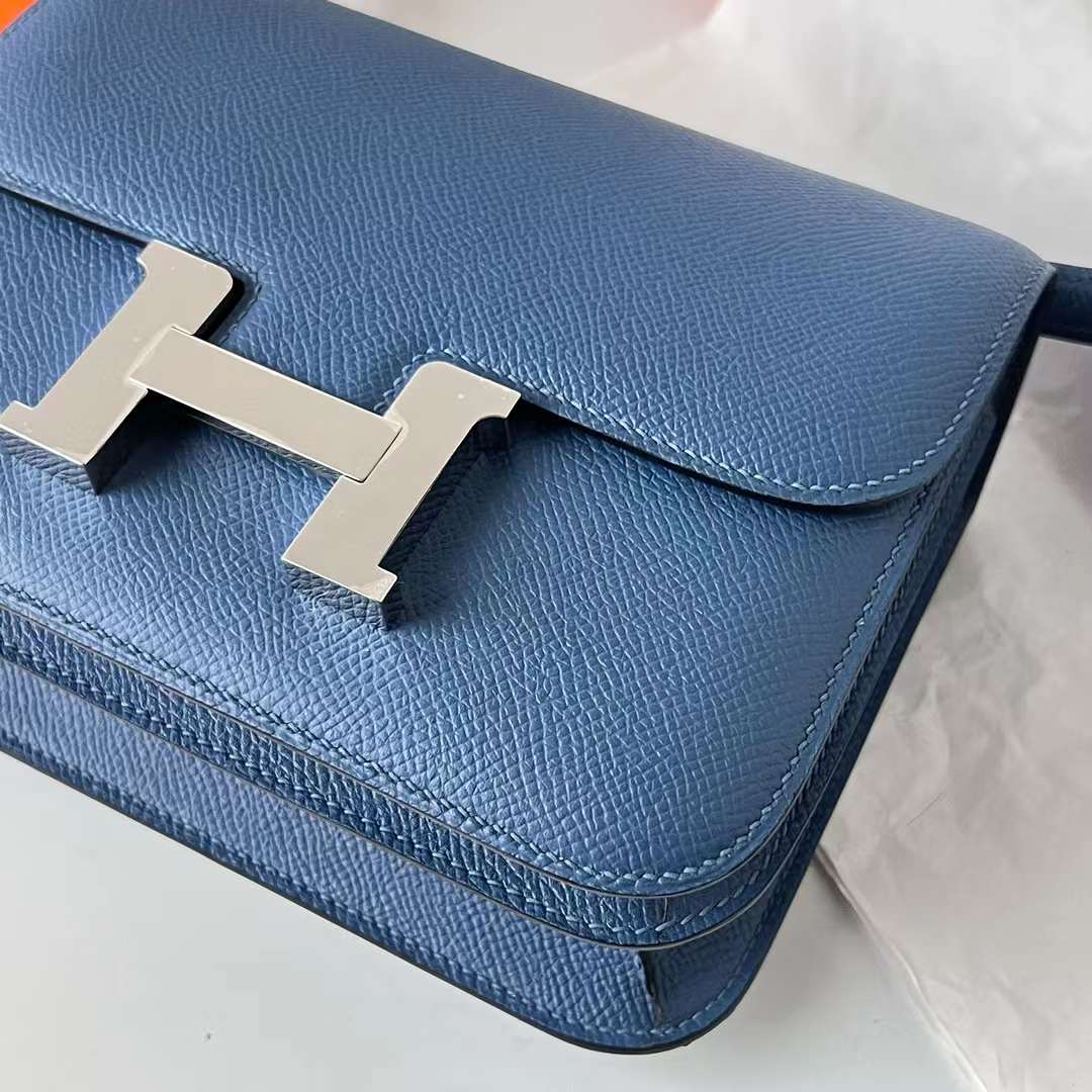Hermès（爱马仕）Constance 空姐包 Epsom 掌纹皮 7R 雾霾蓝 银扣 19cm 全手工蜡线缝 Phw