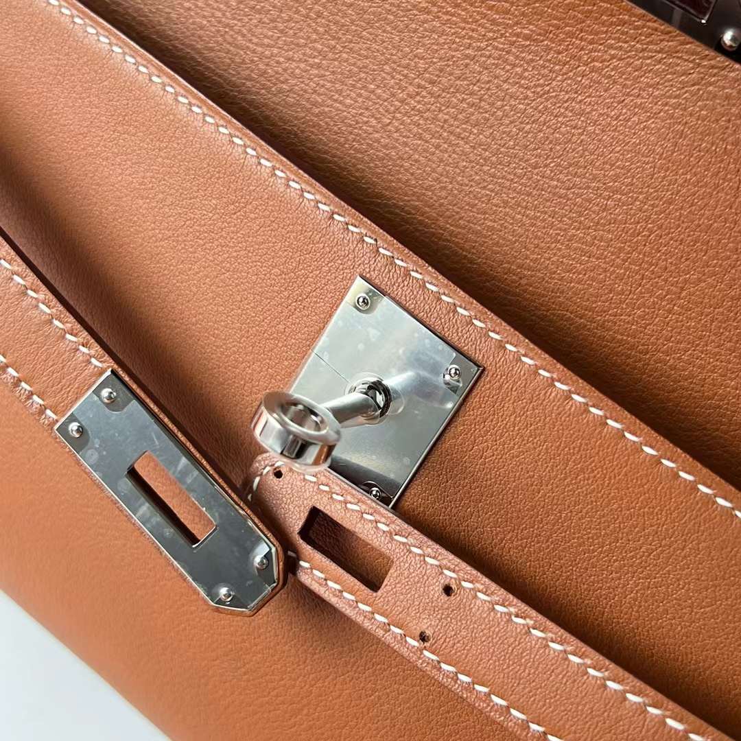 Hermès（爱马仕）Kelly cut 手拿包 Swift Ck37 金棕色 银扣 31cm 全手工蜡线缝 Phw