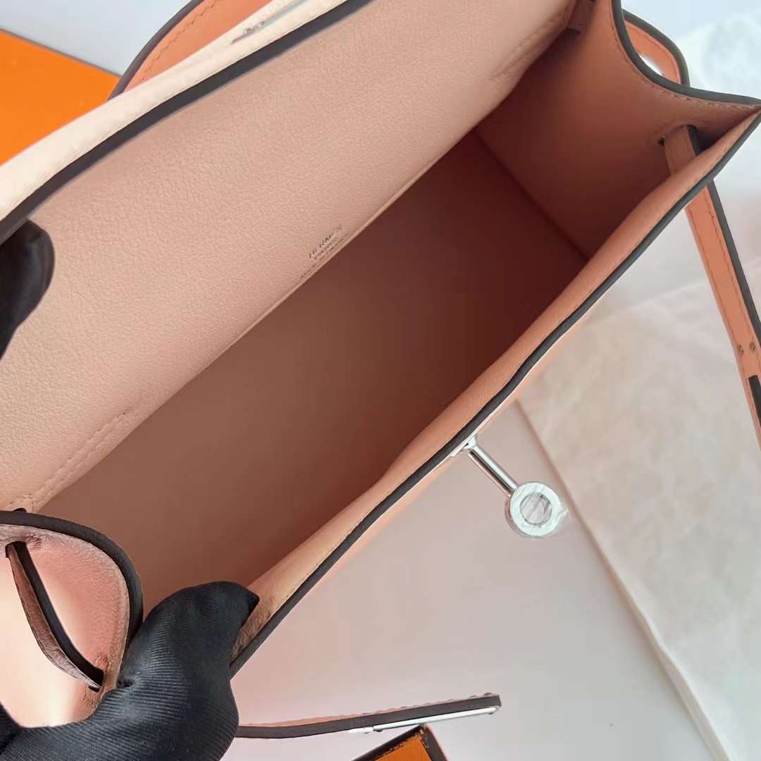Hermès（爱马仕）Mini Kelly Pochette Swift P1 蔷薇粉 银扣 22cm 全手工蜡线缝 Phw