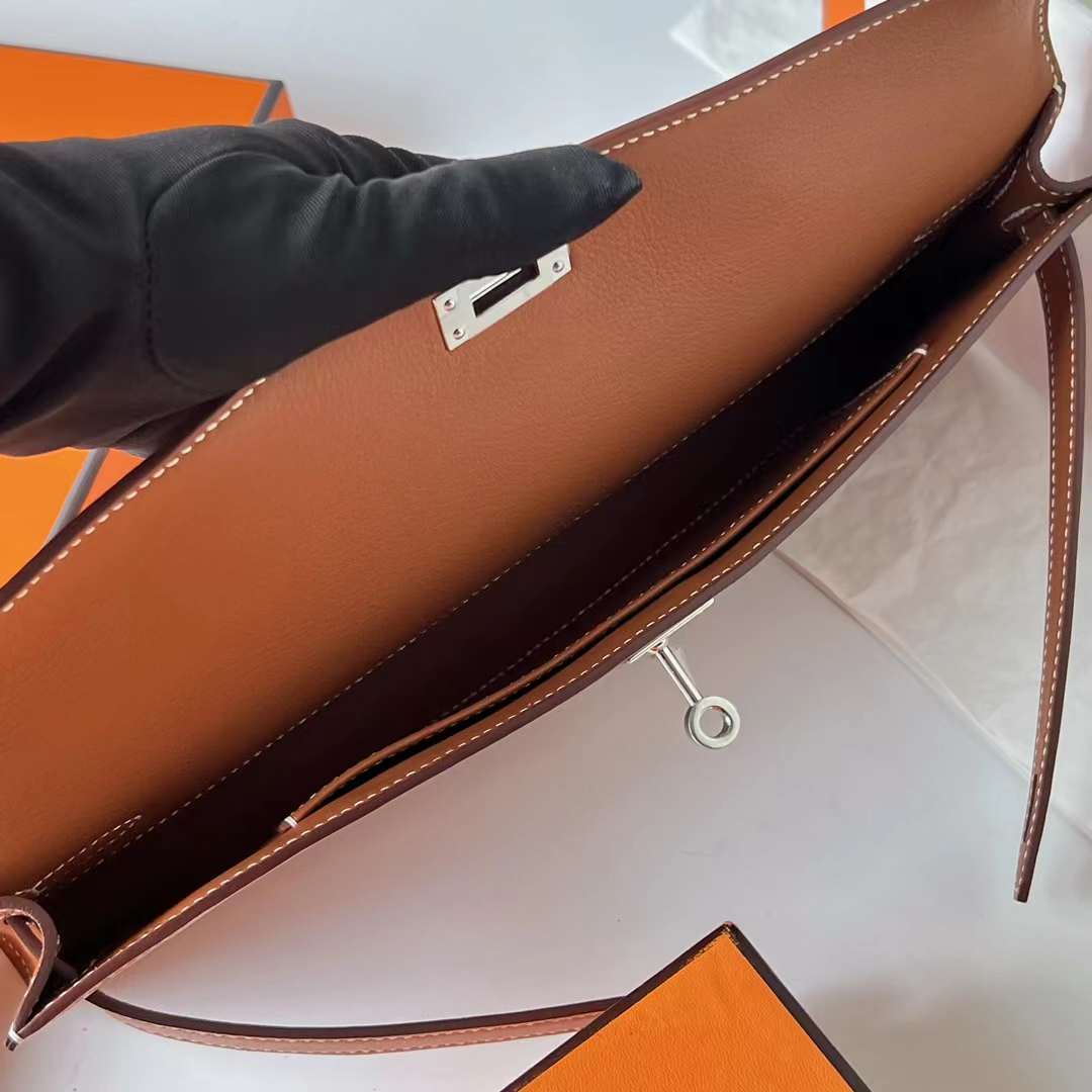 Hermès（爱马仕）Kelly cut 手拿包 Swift Ck37 金棕色 银扣 31cm 全手工蜡线缝 Phw