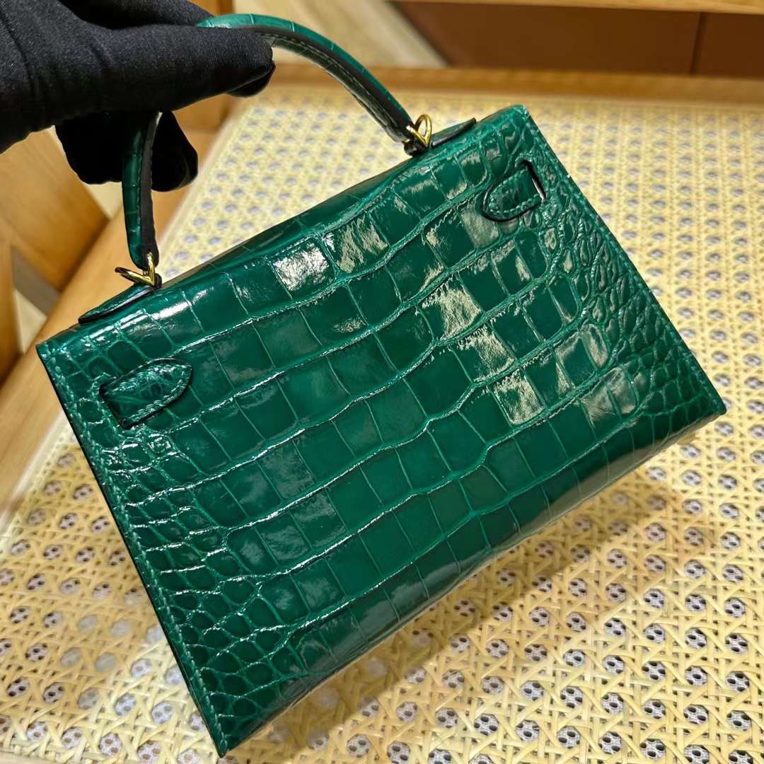 Hermès（爱马仕）Mini Kelly 迷你凯莉 亮面美洲鳄鱼皮 Shiny Alligator Crocodile 6Q 翡翠绿 金扣 19cm 全手工蜡线缝 Ghw