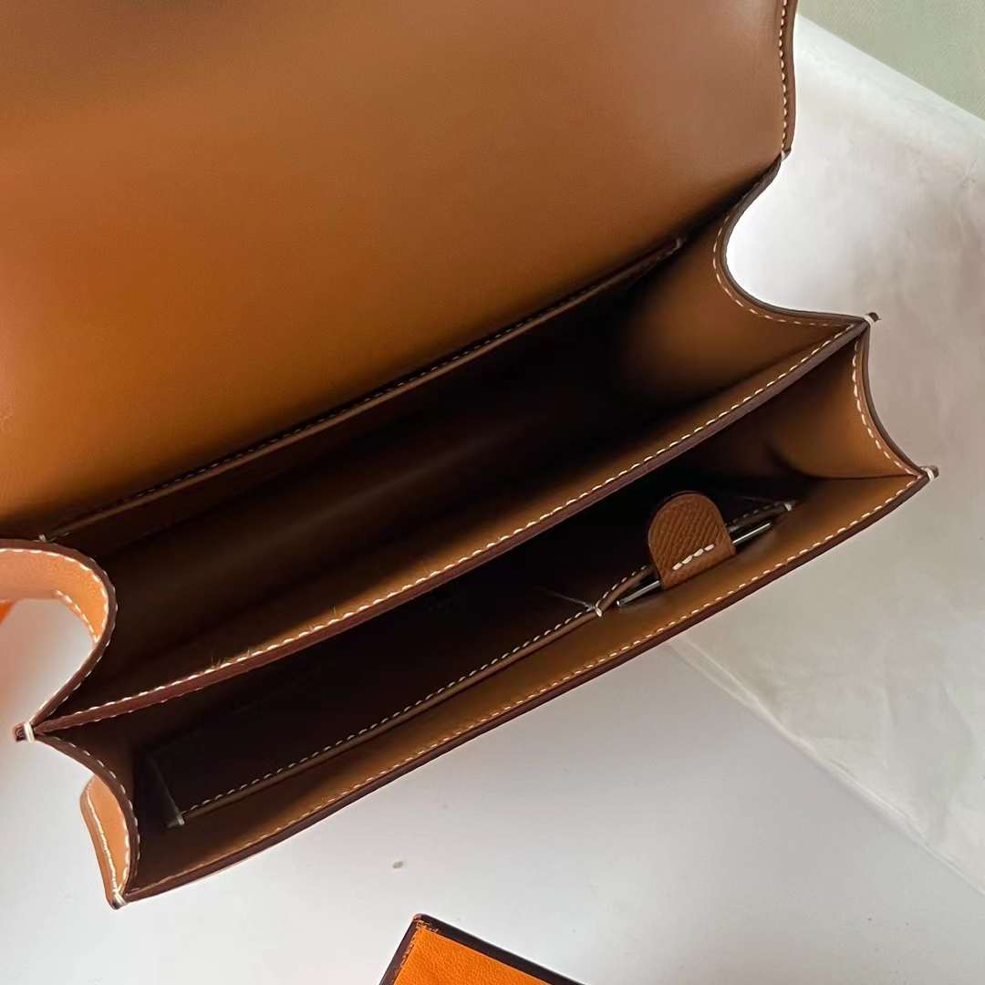 Hermès（爱马仕）Constance 空姐包 1-19cm 镜子款 Epsom Ck37 金棕色 银扣 19cm 全手工蜡线缝 Phw