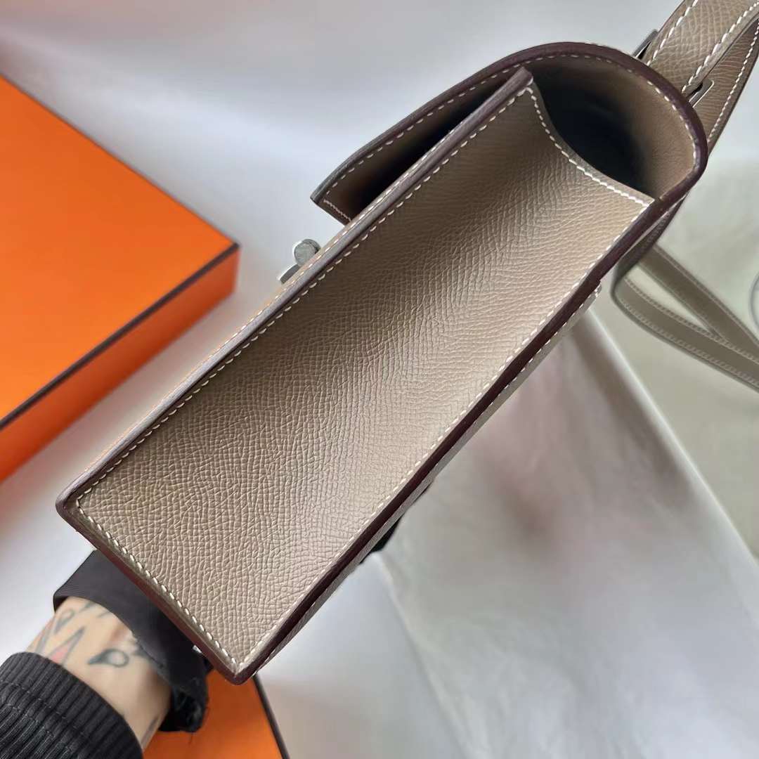 Hermès（爱马仕）Verrou 机枪包 Epsom Ck18 大象灰 银扣 21cm 全手工蜡线缝制 Phw