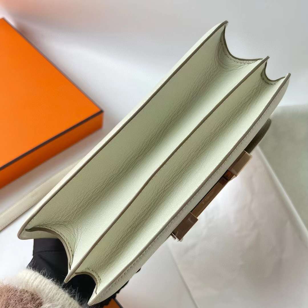 Hermès（爱马仕）Constance 空姐包 Chever 进口山羊皮 0T 蘑菇白 内拼 4B 饼干色 玫瑰金扣 24cm 全手工蜡线缝 RGhw