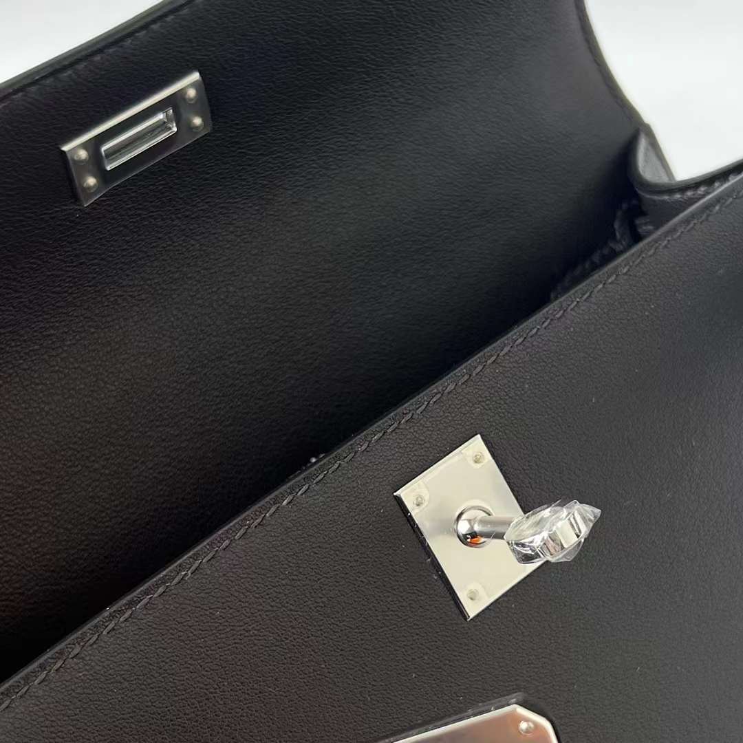 Hermès（爱马仕）Mini Kelly Pochette Swift Ck46 乌木色 银扣 22cm 全手工蜡线缝 Phw