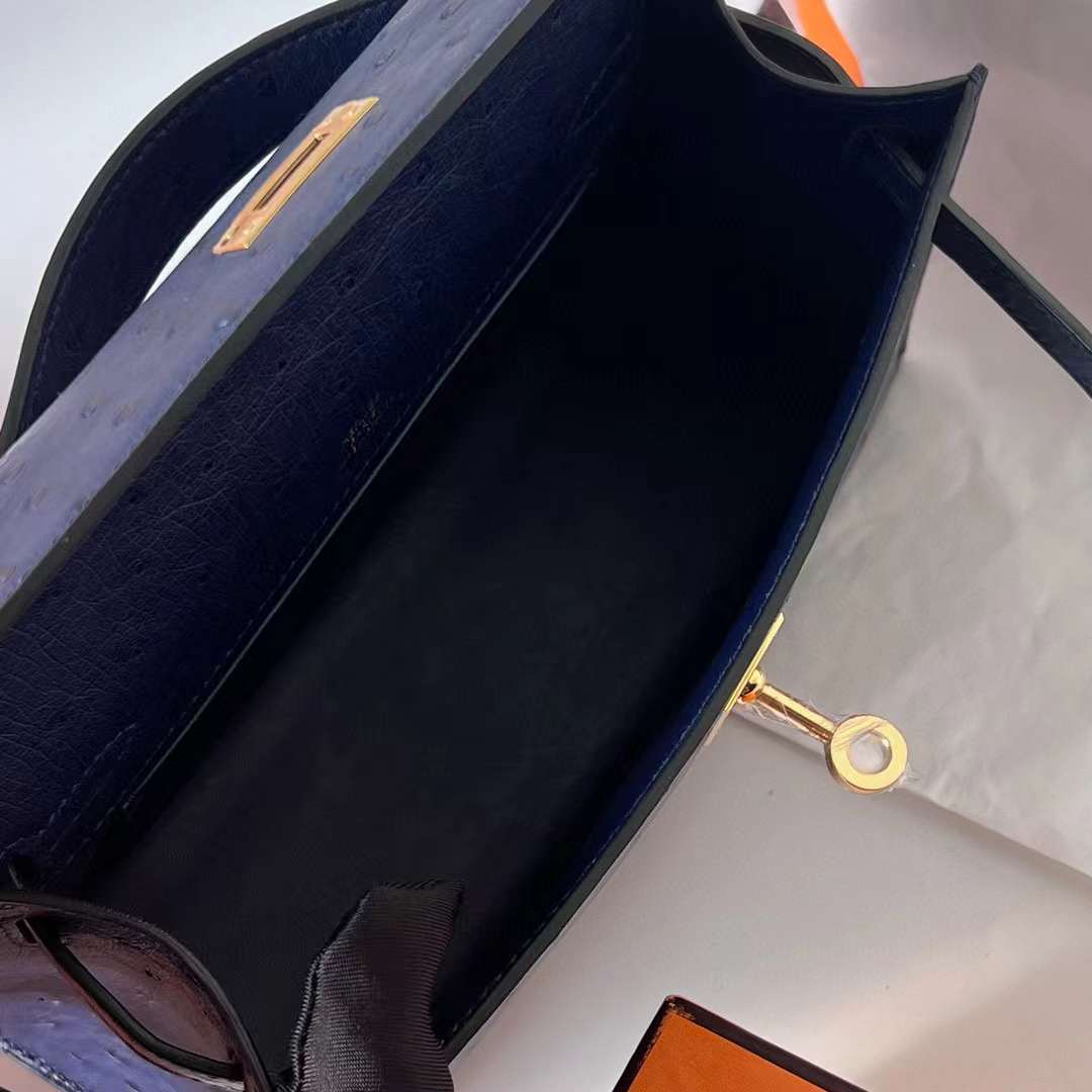 Hermès（爱马仕）Mini Kelly Pochette Ostrich 进口鸵鸟皮 7L 马耳他蓝 金扣 22cm 全手工蜡线缝 Ghw