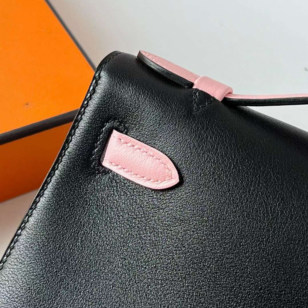 Hermès（爱马仕）Mini Kelly Pochette Swift Ck89 黑色 拼 3Q 新粉色 银扣 22cm 全手工蜡线缝 Phw