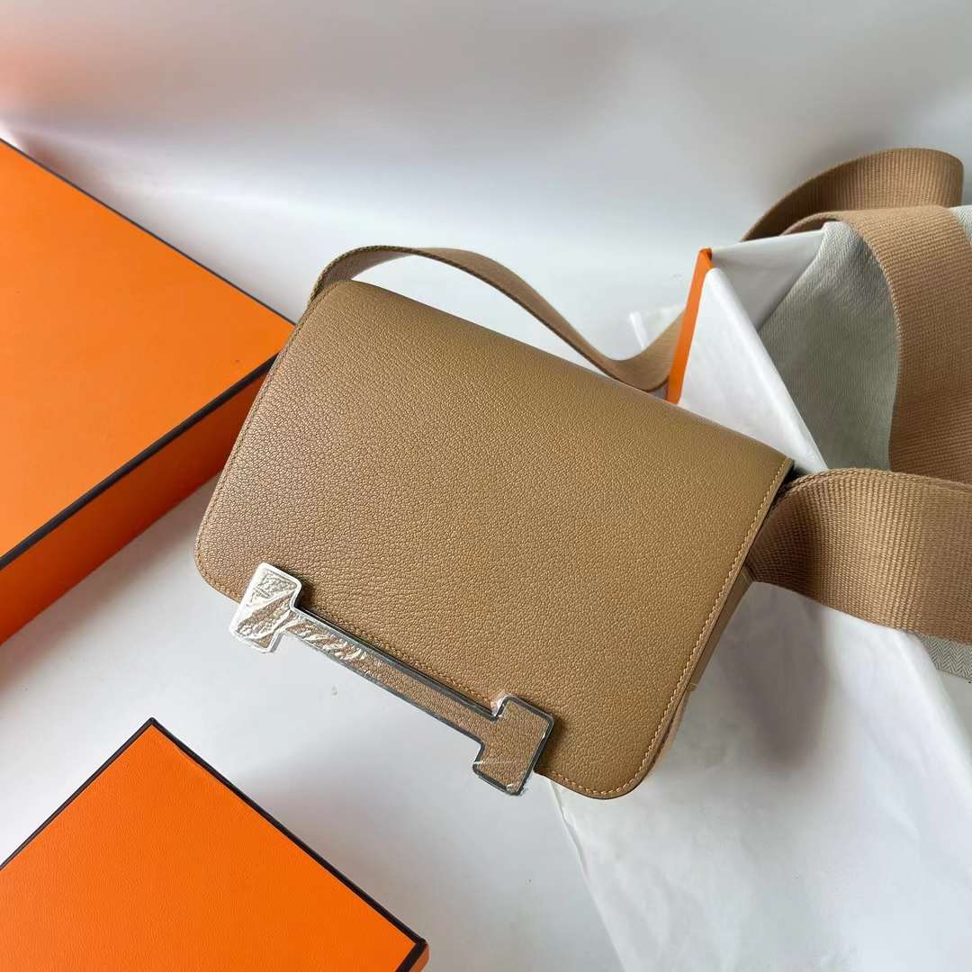 Hermès（爱马仕）Geta 木屐包 Chevre 进口山羊皮 4B 饼干色 银扣 20cm 全手工蜡线缝 Phw
