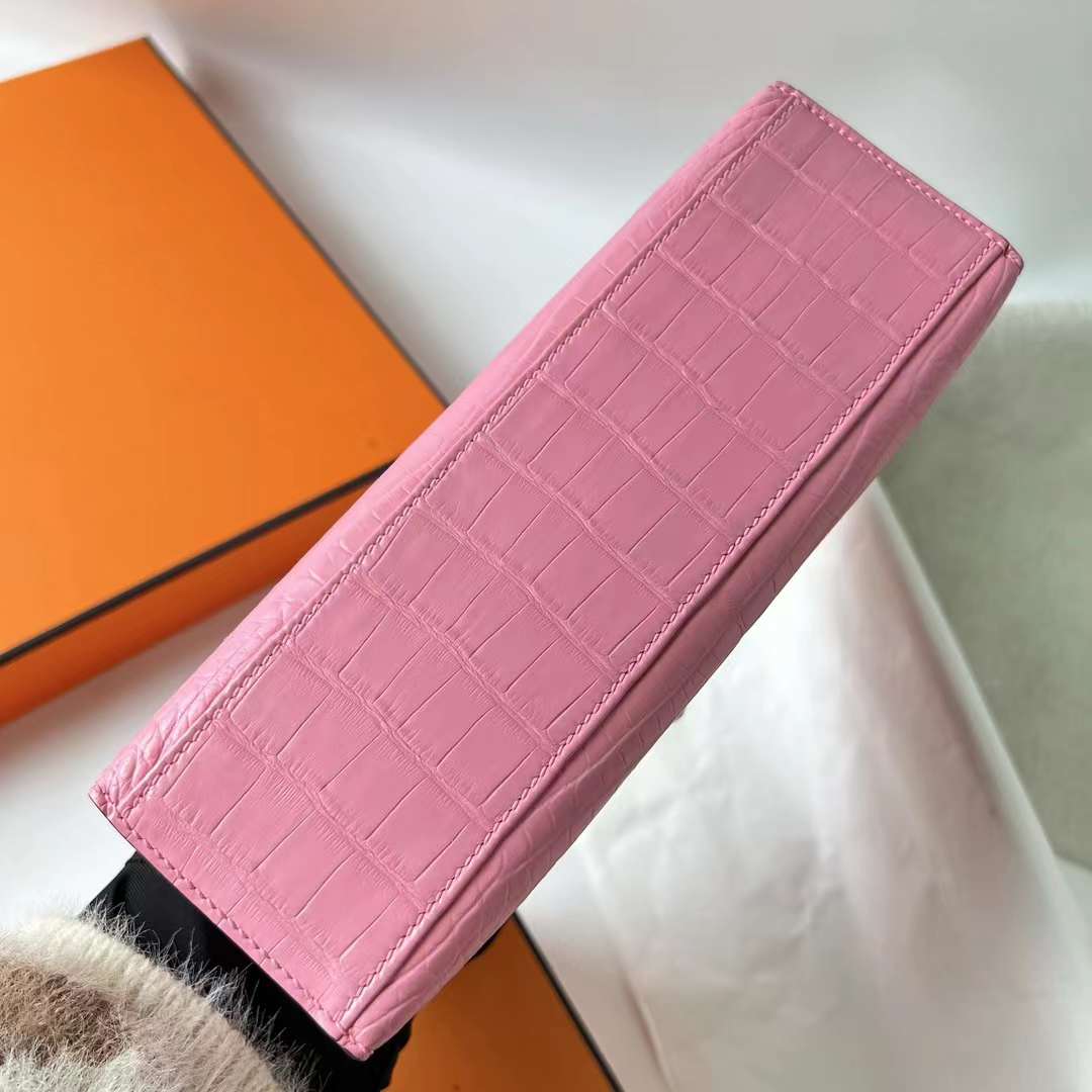 Hermès（爱马仕）Mini Kelly Pochette 雾面美洲鳄鱼皮 5P 樱花粉 银扣 22cm 全手工蜡线缝 Phw