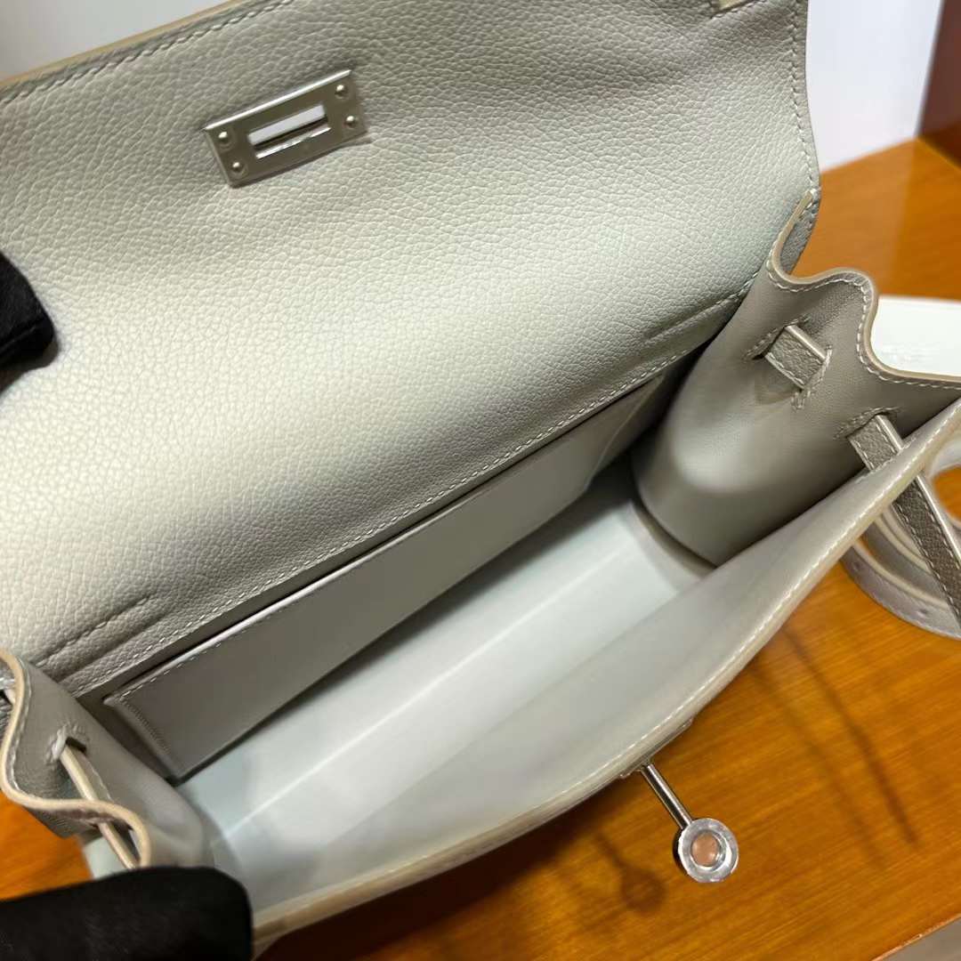 Hermès（爱马仕）Kelly danse 跳舞包 Evercolor Ck80 珍珠灰 银扣 22cm 全手工蜡线缝 Phw