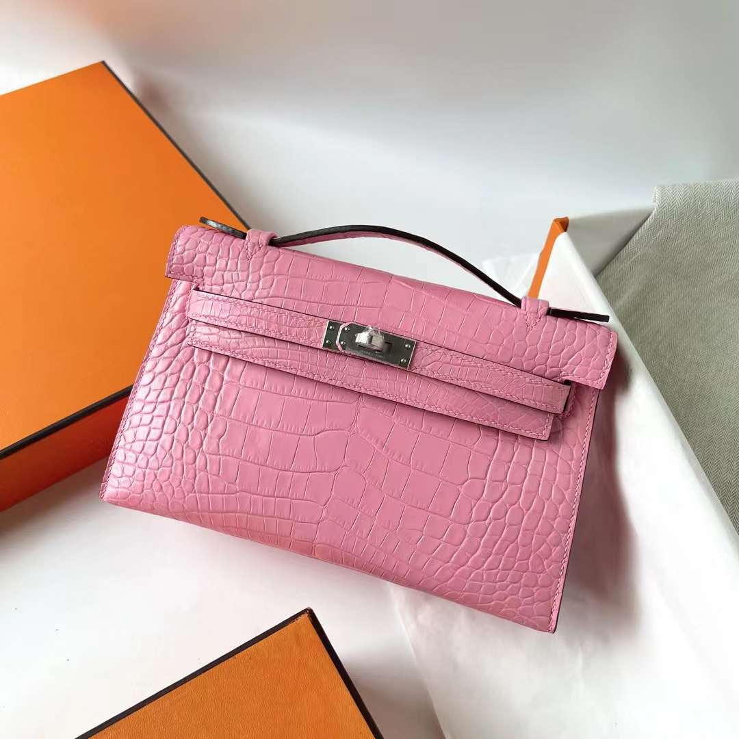Hermès（爱马仕）Mini Kelly Pochette 雾面美洲鳄鱼皮 5P 樱花粉 银扣 22cm 全手工蜡线缝 Phw