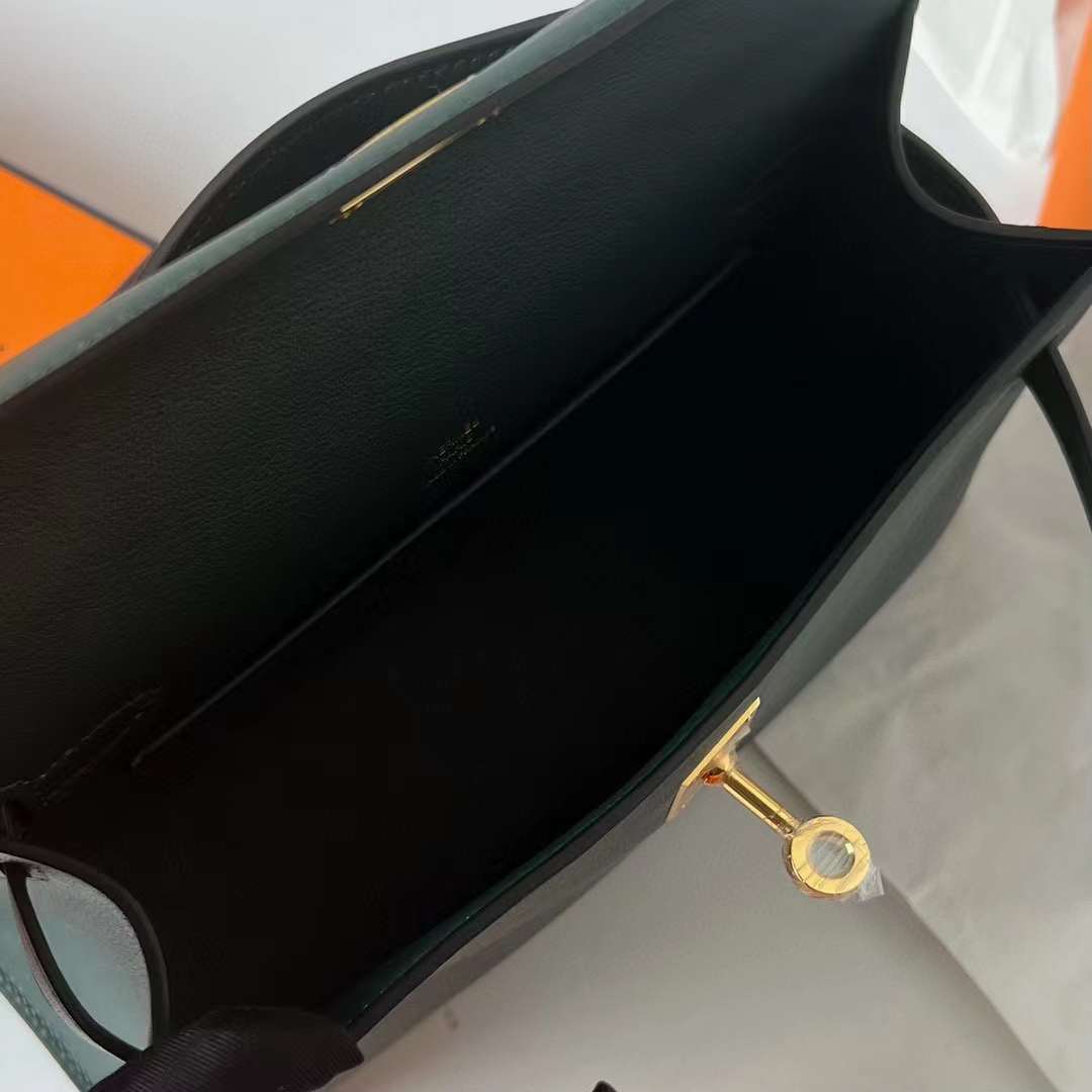 Hermès（爱马仕）Mini Kelly Pochette Swift 6O 松柏绿 金扣 22cm 全手工蜡线缝 Ghw