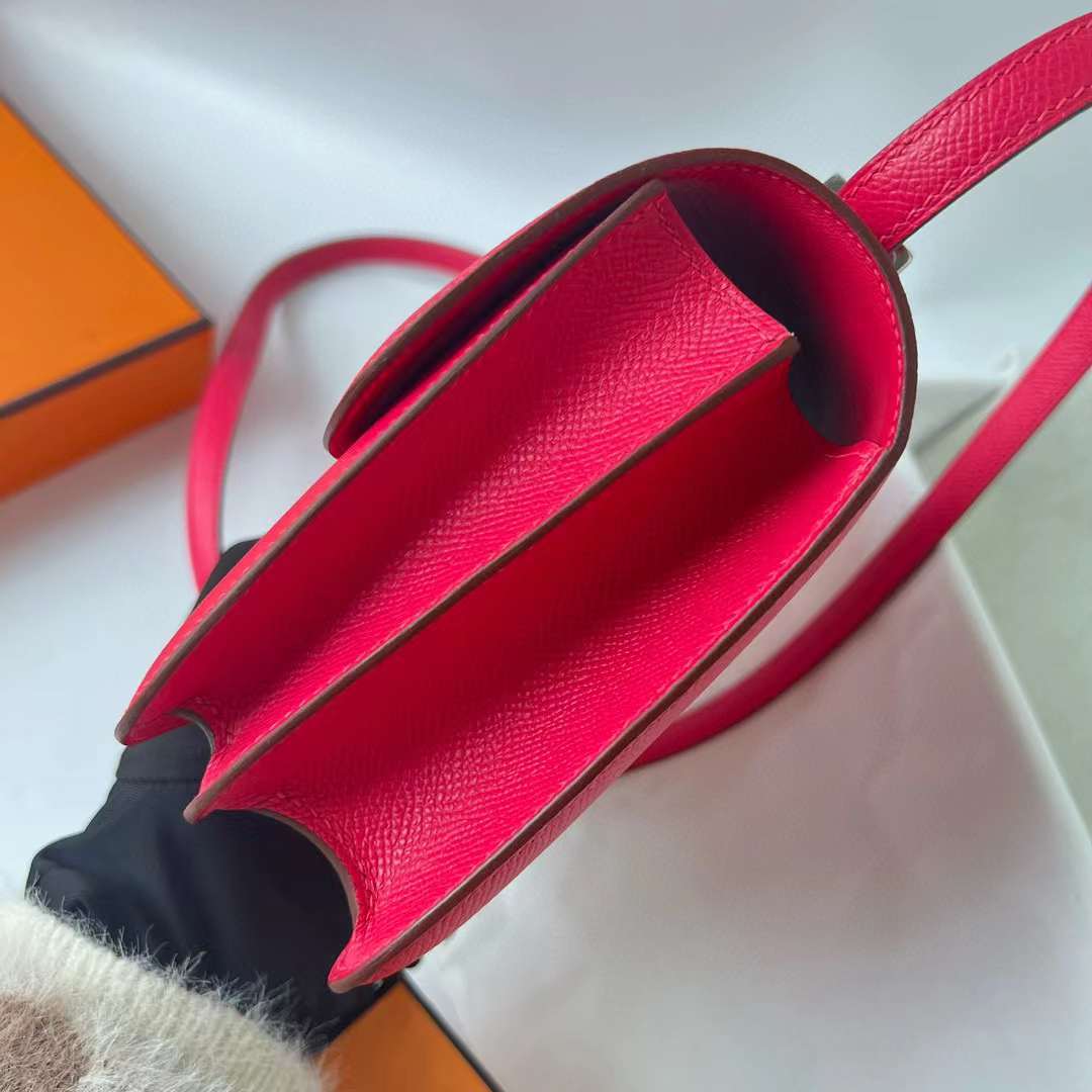 Hermès（爱马仕）Constance 空姐包 Epsom i6 极致粉 蜥蜴鳄鱼扣 19cm 全手工蜡线缝 Phw