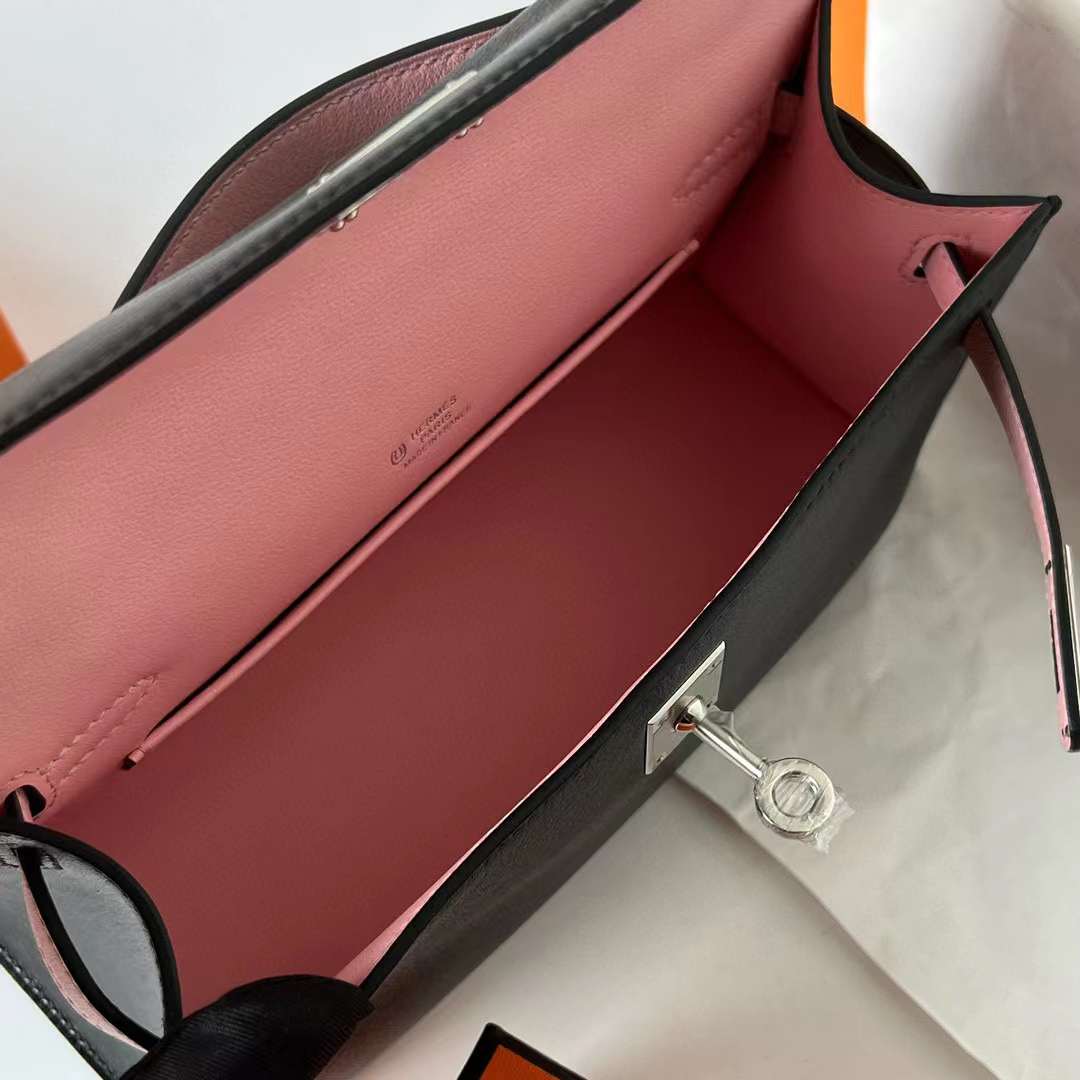Hermès（爱马仕）Mini Kelly Pochette Swift Ck89 黑色 拼 3Q 新粉色 银扣 22cm 全手工蜡线缝 Phw