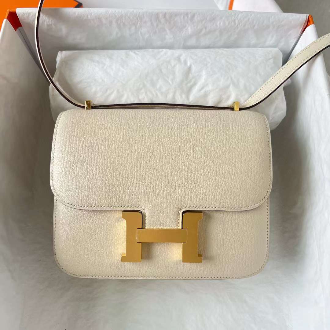 Hermès（爱马仕）Constance 空姐包 镜子款 Chever 山羊皮 i2 奶油白 金扣 18cm 全手工蜡线缝 Ghw