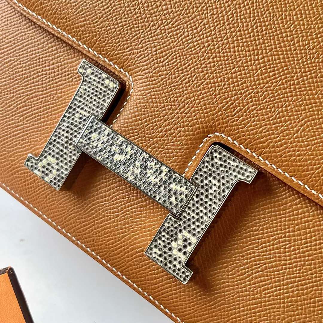 Hermès（爱马仕）Constance 空姐包 Epsom Ck37 金棕色 拼 自然色蜥蜴扣 银扣 24cm 全手工蜡线缝 Phw
