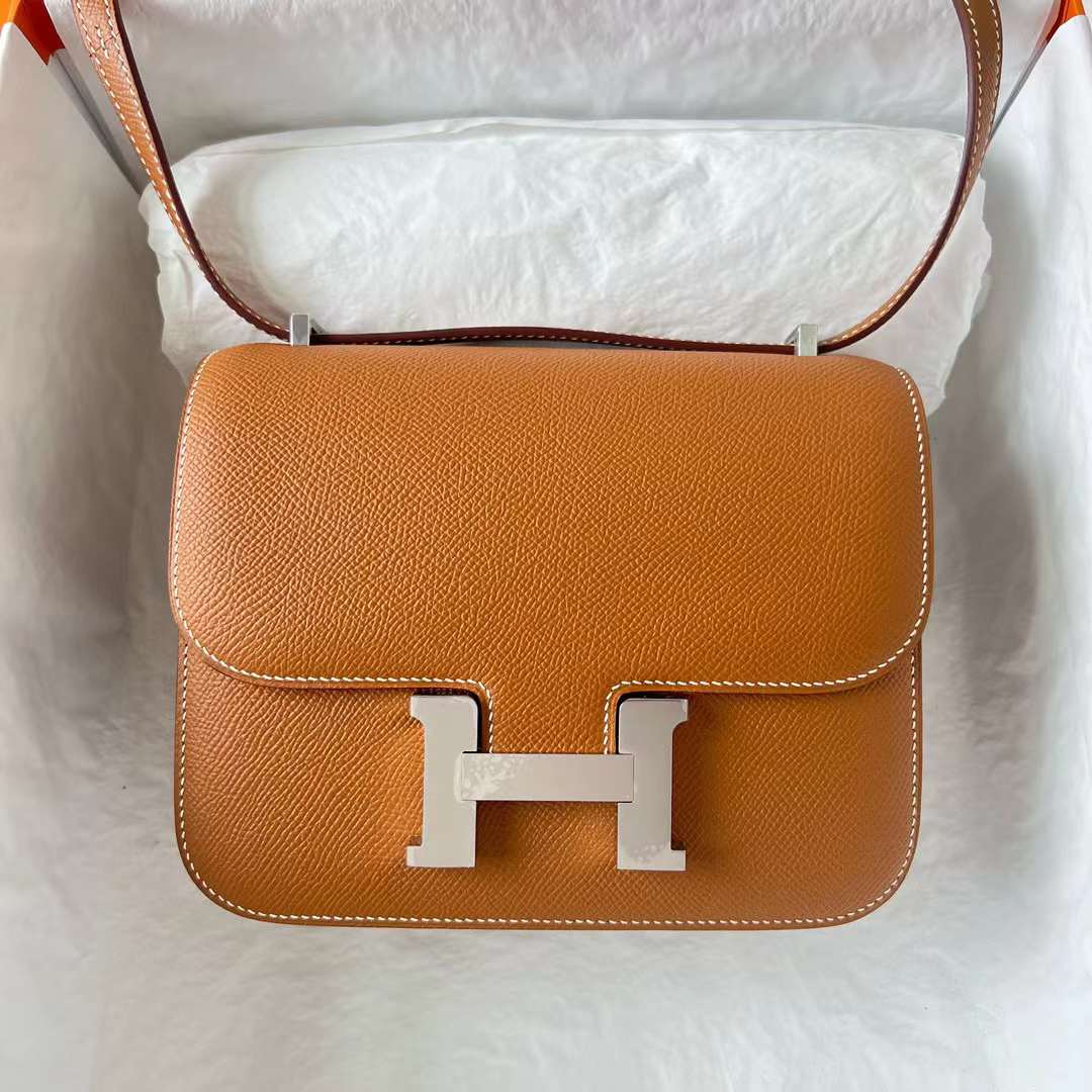 Hermès（爱马仕）Constance 空姐包 镜子款 Epsom Ck37 金棕色 银扣 18cm 全手工蜡线缝 Phw