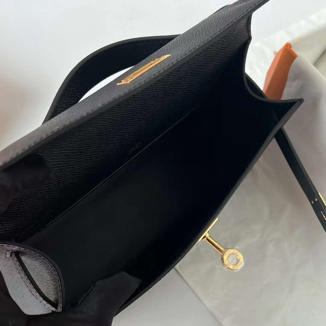 Hermès（爱马仕）Mini Kelly Pochette Epsom Ck89 黑色 金扣 22cm 全手工蜡线缝 Ghw