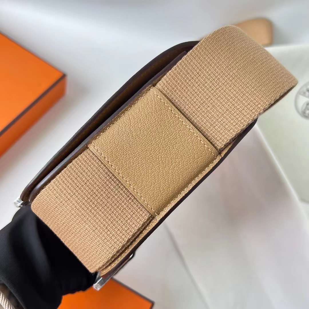 Hermès（爱马仕）Geta 木屐包 Chevre 进口山羊皮 4B 饼干色 银扣 20cm 全手工蜡线缝 Phw