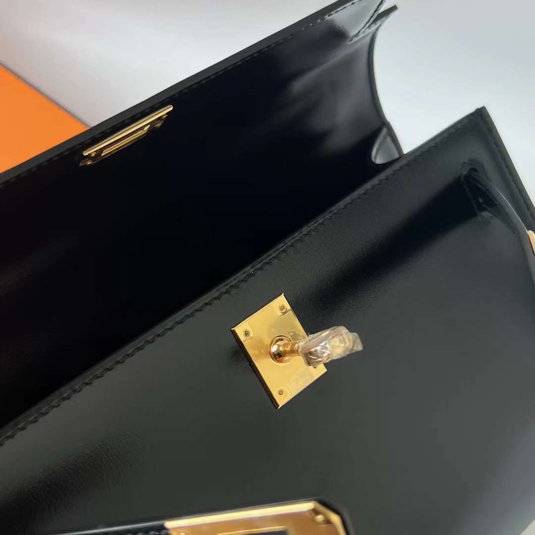 Hermès（爱马仕）Mini Kelly Pochette Boxcalf Ck89 黑色 金扣 22cm 全手工蜡线缝