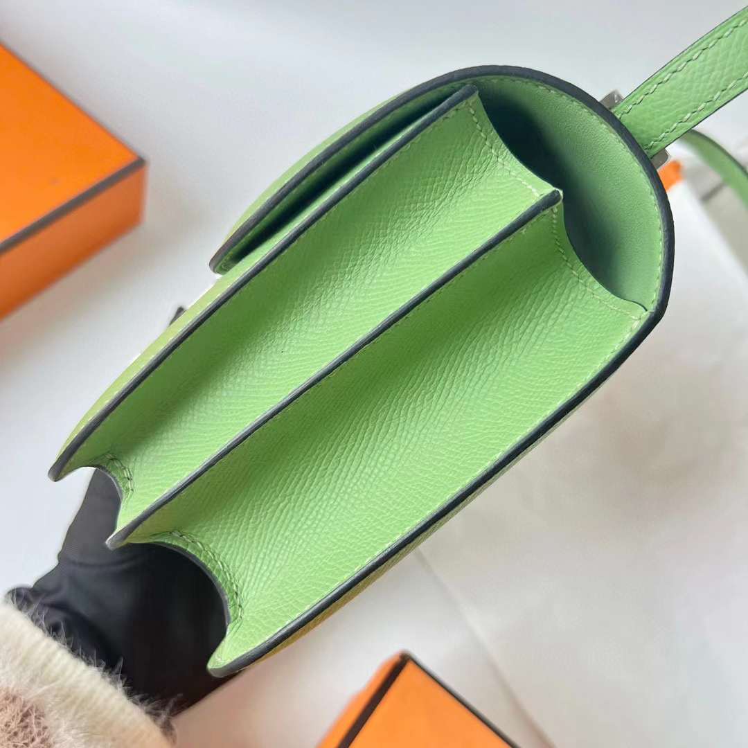 Hermès（爱马仕）Constance 空姐包 Epsom i3 牛油果绿 蜥蜴鳄鱼扣 19cm 全手工蜡线缝 Phw