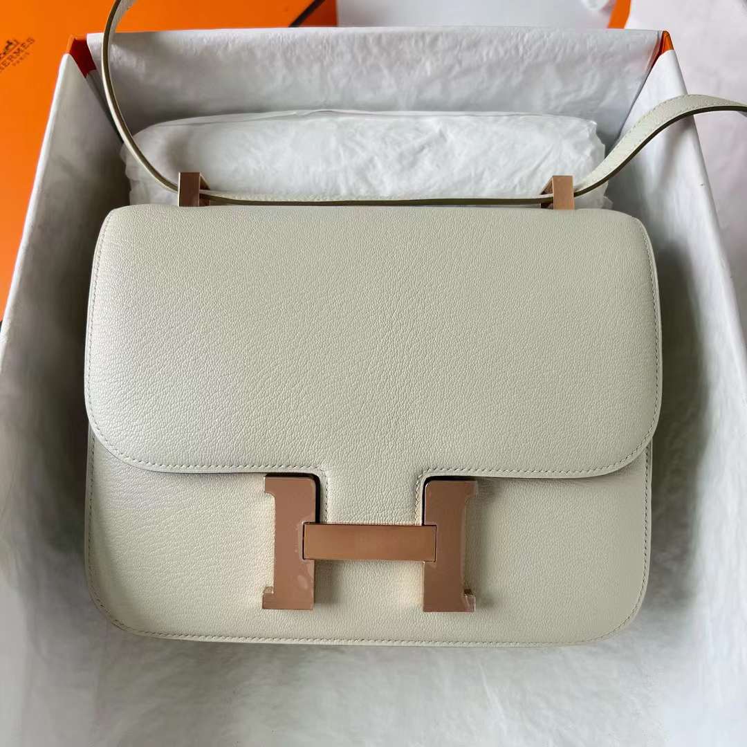 Hermès（爱马仕）Constance 空姐包 Chever 进口山羊皮 0T 蘑菇白 内拼 4B 饼干色 玫瑰金扣 24cm 全手工蜡线缝 RGhw