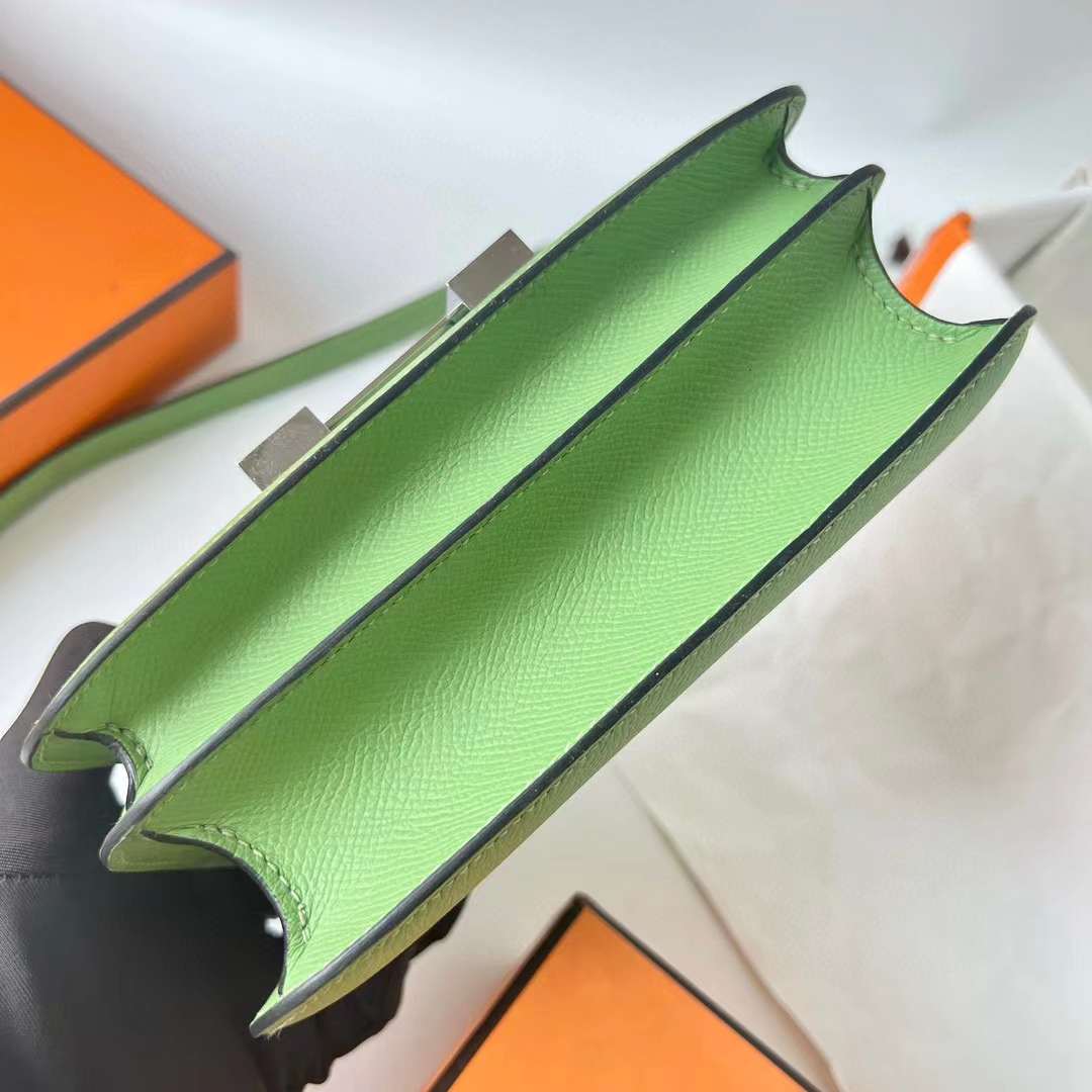 Hermès（爱马仕）Constance 空姐包 Epsom i3 牛油果绿 蜥蜴鳄鱼扣 19cm 全手工蜡线缝 Phw