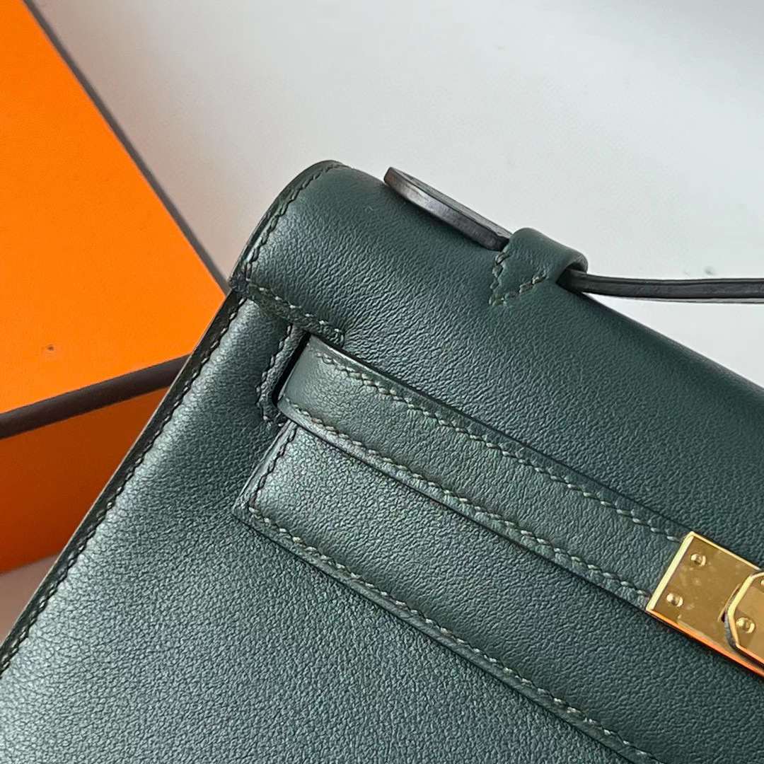 Hermès（爱马仕）Mini Kelly Pochette Swift 6O 松柏绿 金扣 22cm 全手工蜡线缝 Ghw