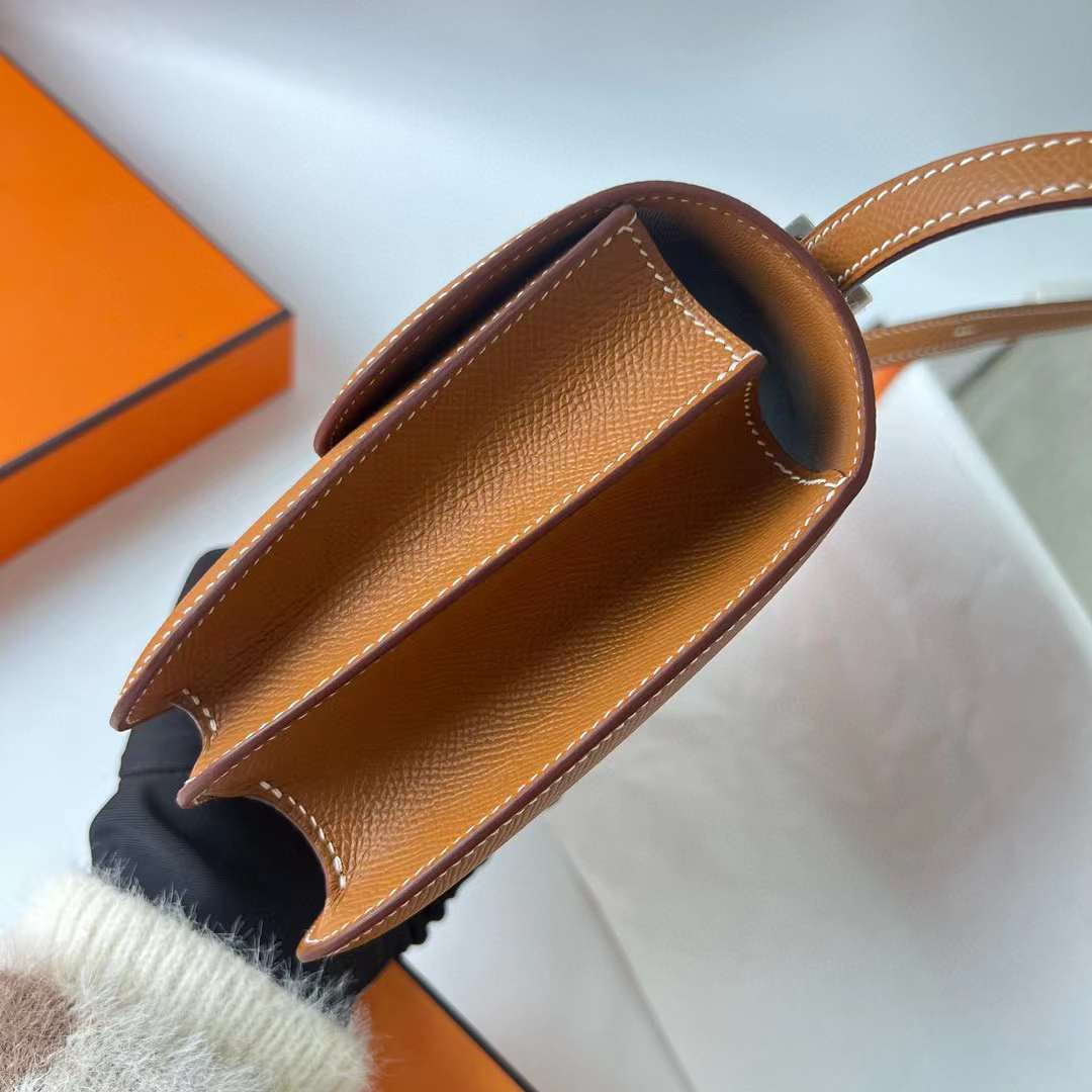 Hermès（爱马仕）Constance 空姐包 镜子款 Epsom Ck37 金棕色 银扣 18cm 全手工蜡线缝 Phw