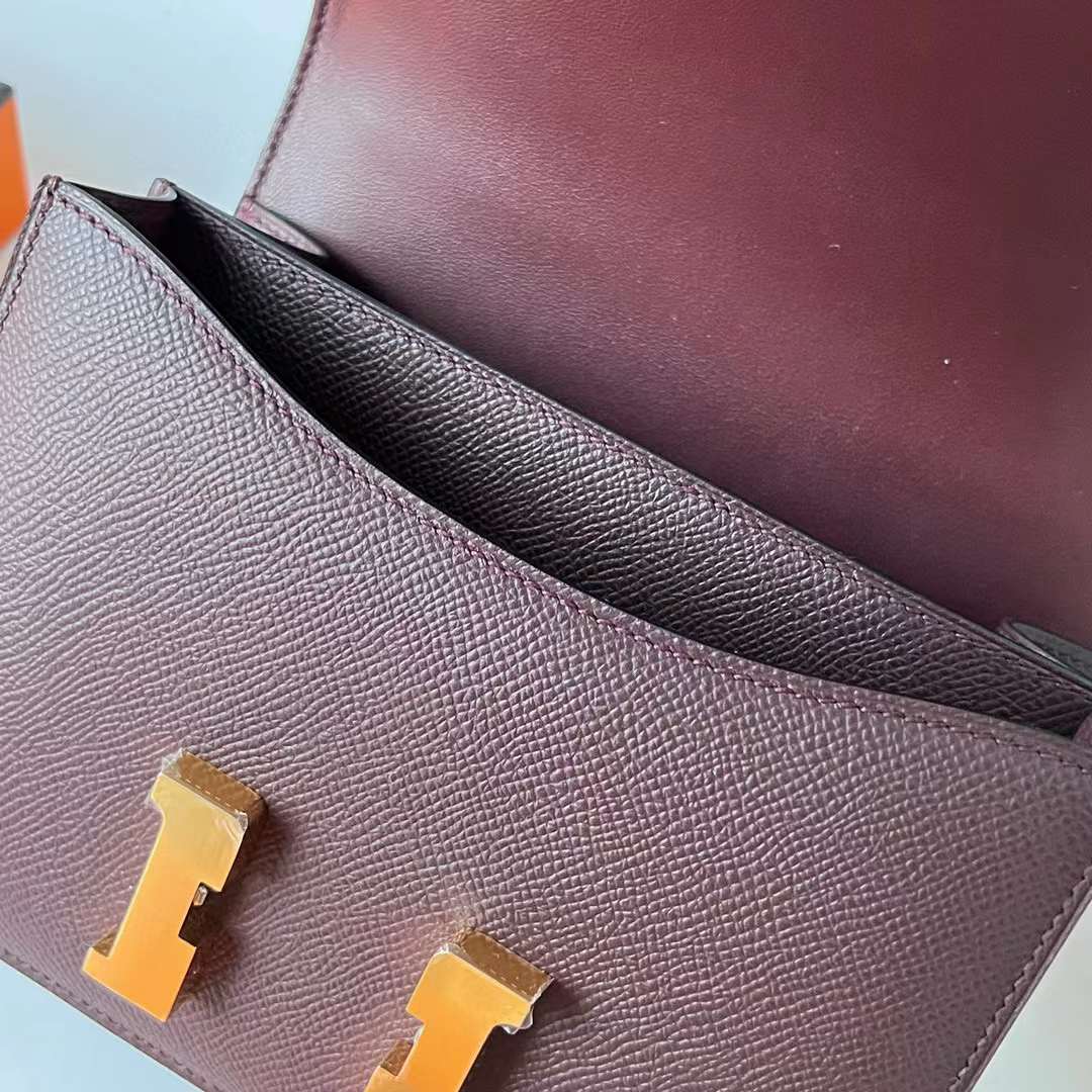 Hermès（爱马仕）Constance 空姐包 Epsom 0G 马鞍红 金扣 19cm 全手工蜡线缝 ghw