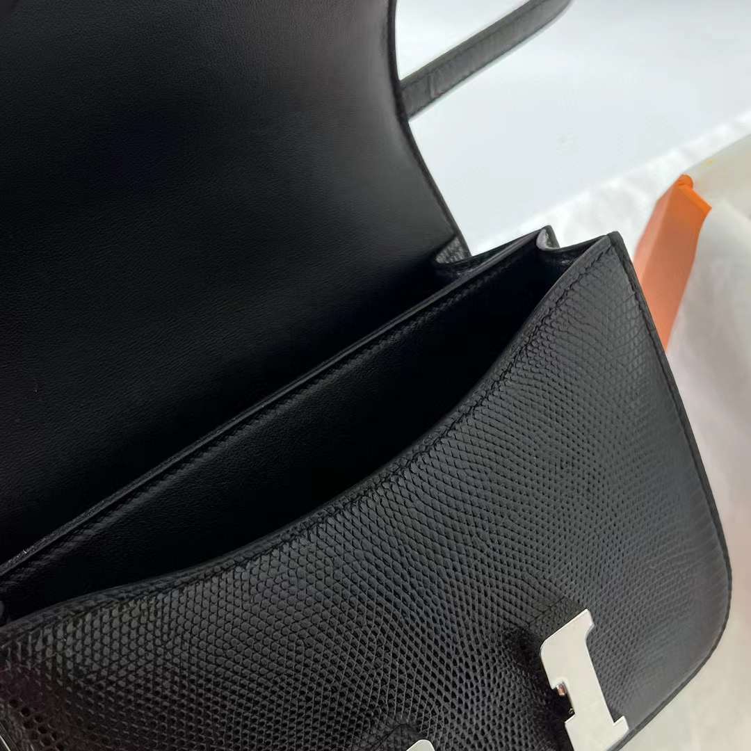 Hermès（爱马仕）Constance 空姐包 Lizard 进口蜥蜴皮 Ck89 黑色 银扣 18cm 全手工蜡线缝 Phw
