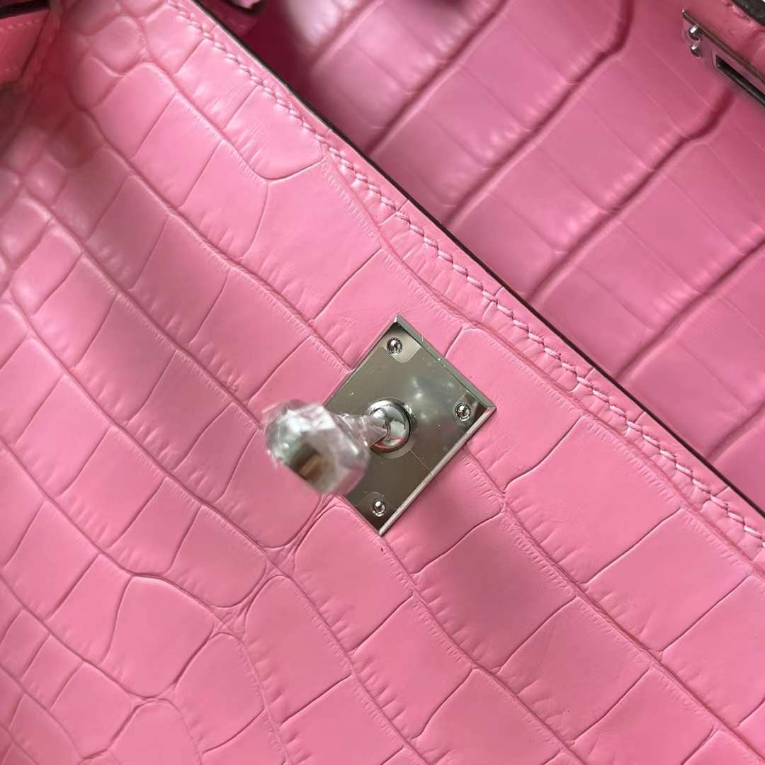Hermès（爱马仕）Mini Kelly Pochette 雾面美洲鳄鱼皮 5P 樱花粉 银扣 22cm 全手工蜡线缝 Phw